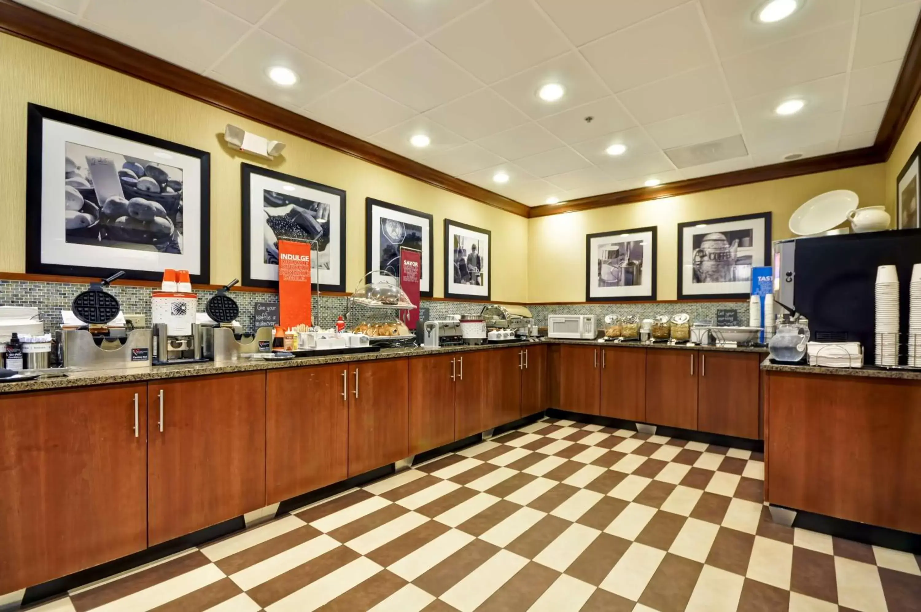 Dining area, Restaurant/Places to Eat in Hampton Inn Chicago-Gurnee