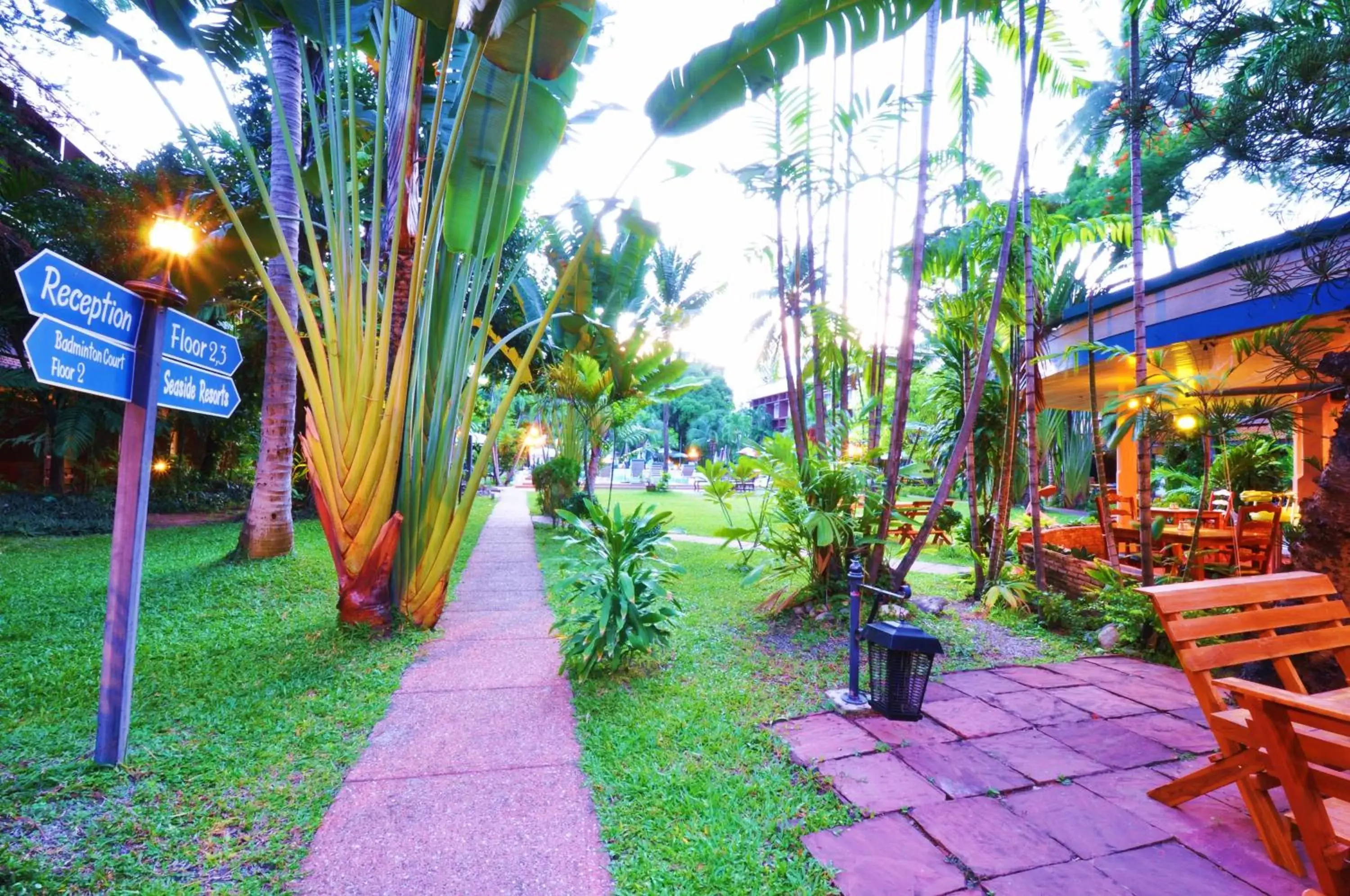 Garden in Basaya Beach Hotel & Resort