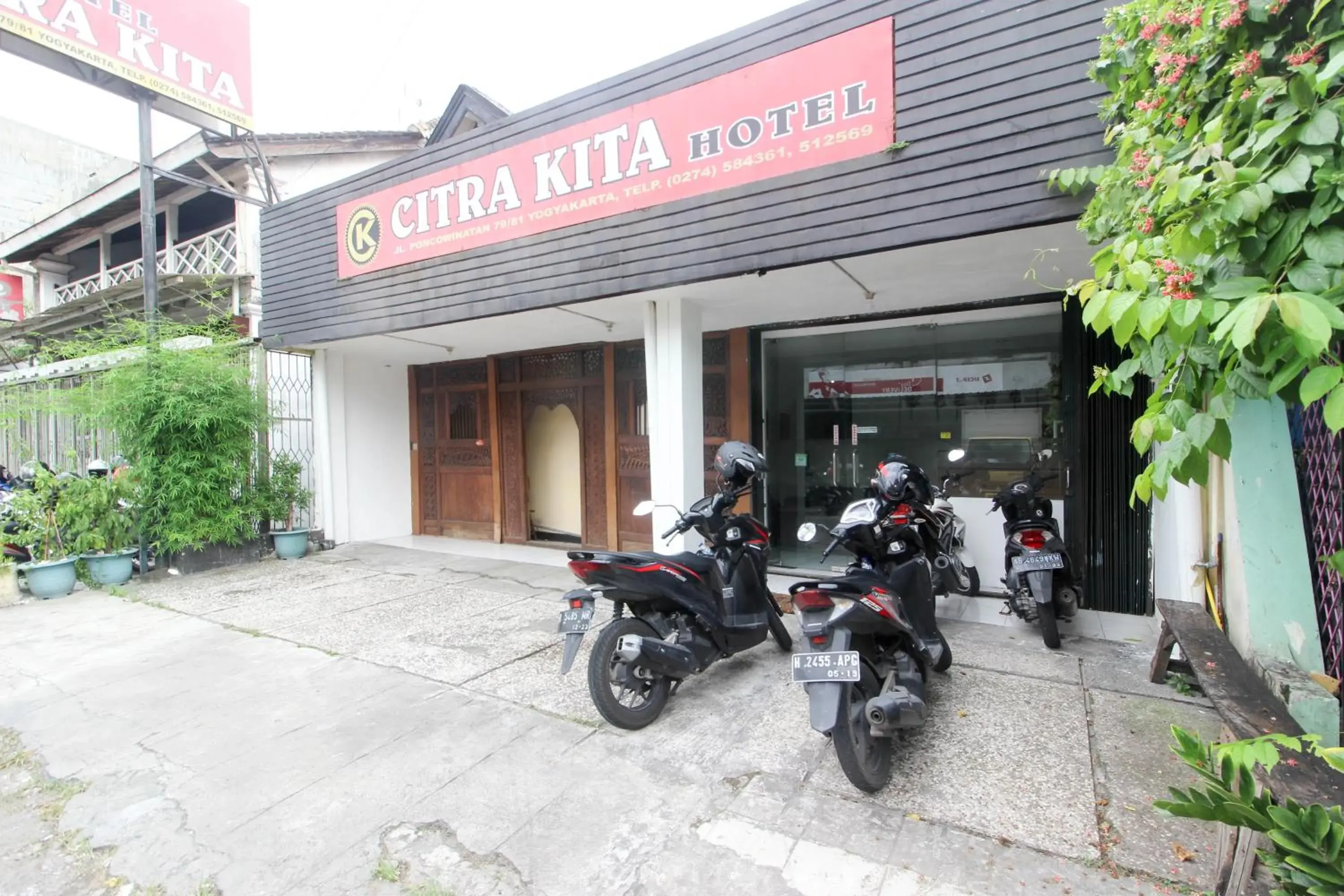 Property building in RedDoorz near Kranggan Tugu Jogja Property building in RedDoorz near Kranggan Tugu Jogja