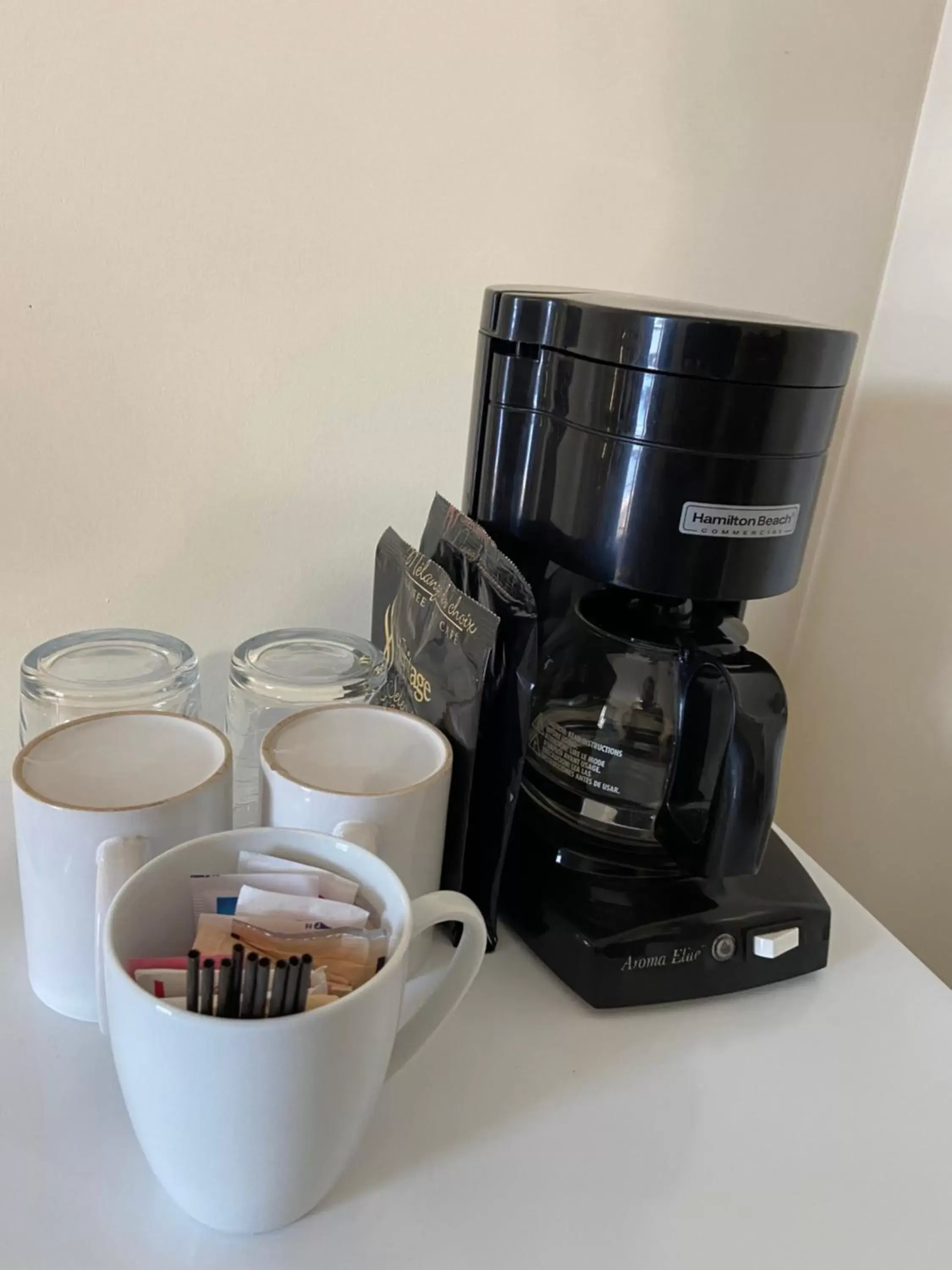 Coffee/tea facilities in Mountain View Motel