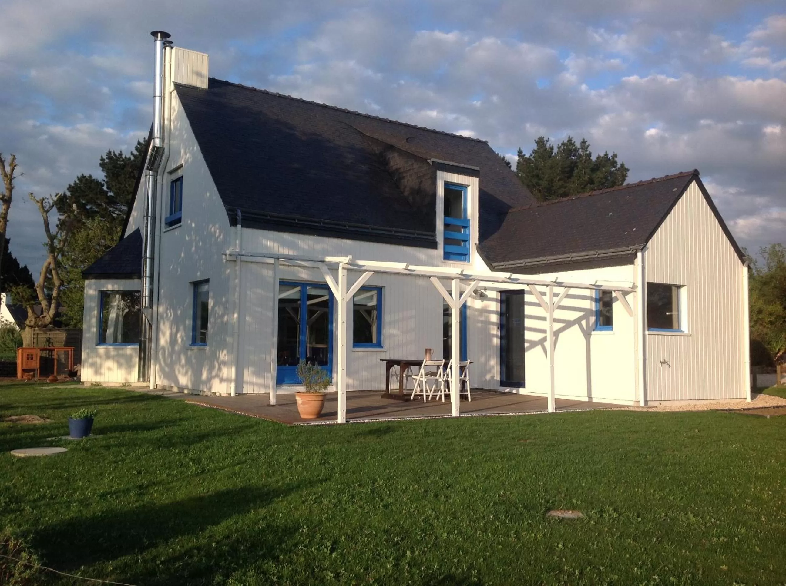 Patio, Property Building in Chambres d'hôtes de Kerpunce