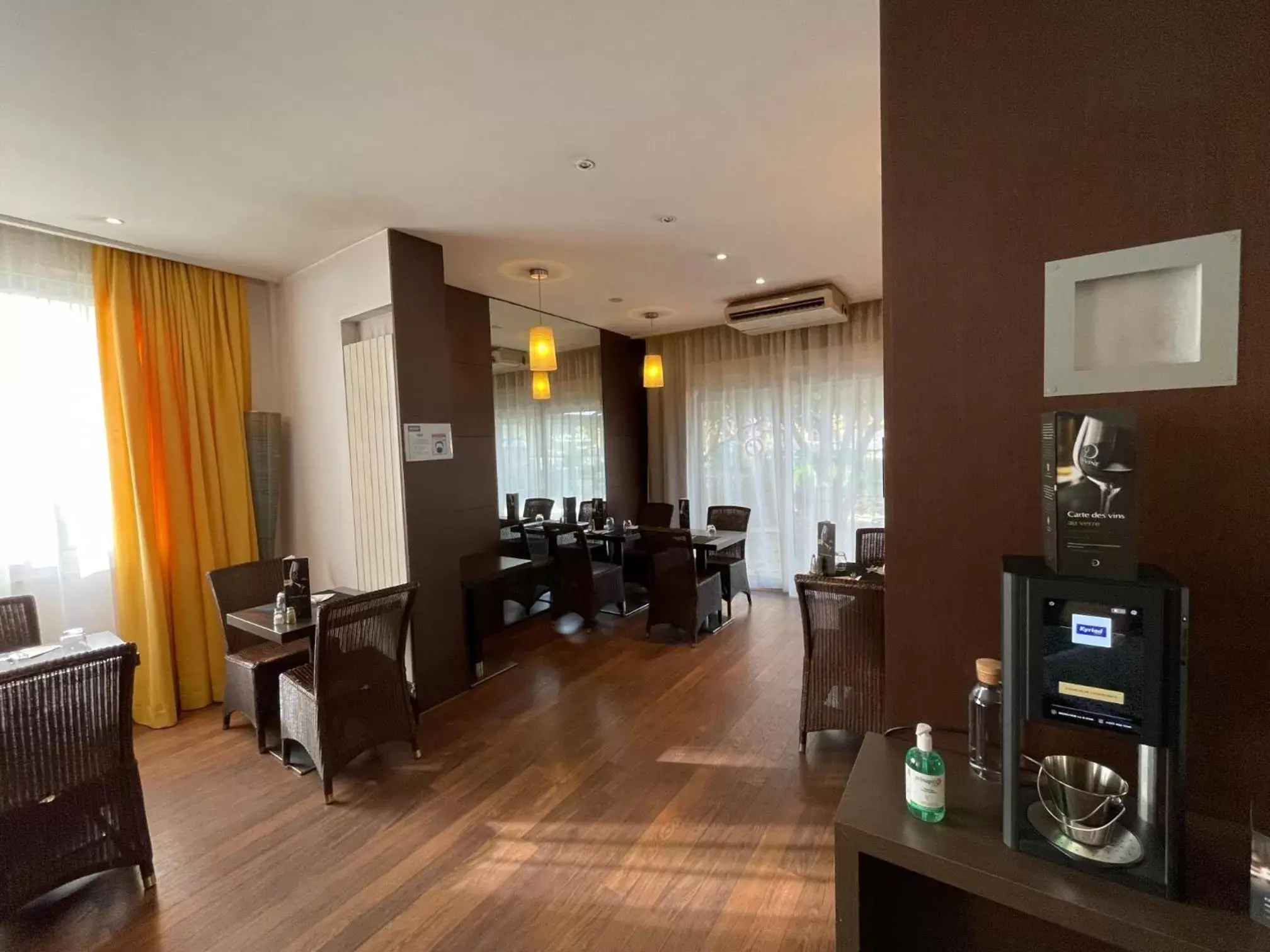 Restaurant/places to eat in Kyriad Grenoble Centre Restaurant/places to eat in Kyriad Grenoble Centre