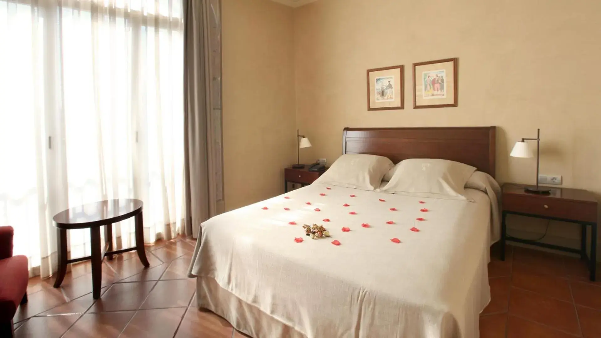 Restaurant/places to eat, Bed in Bremon Boutique Hotel by Duquesa Hotels Collection