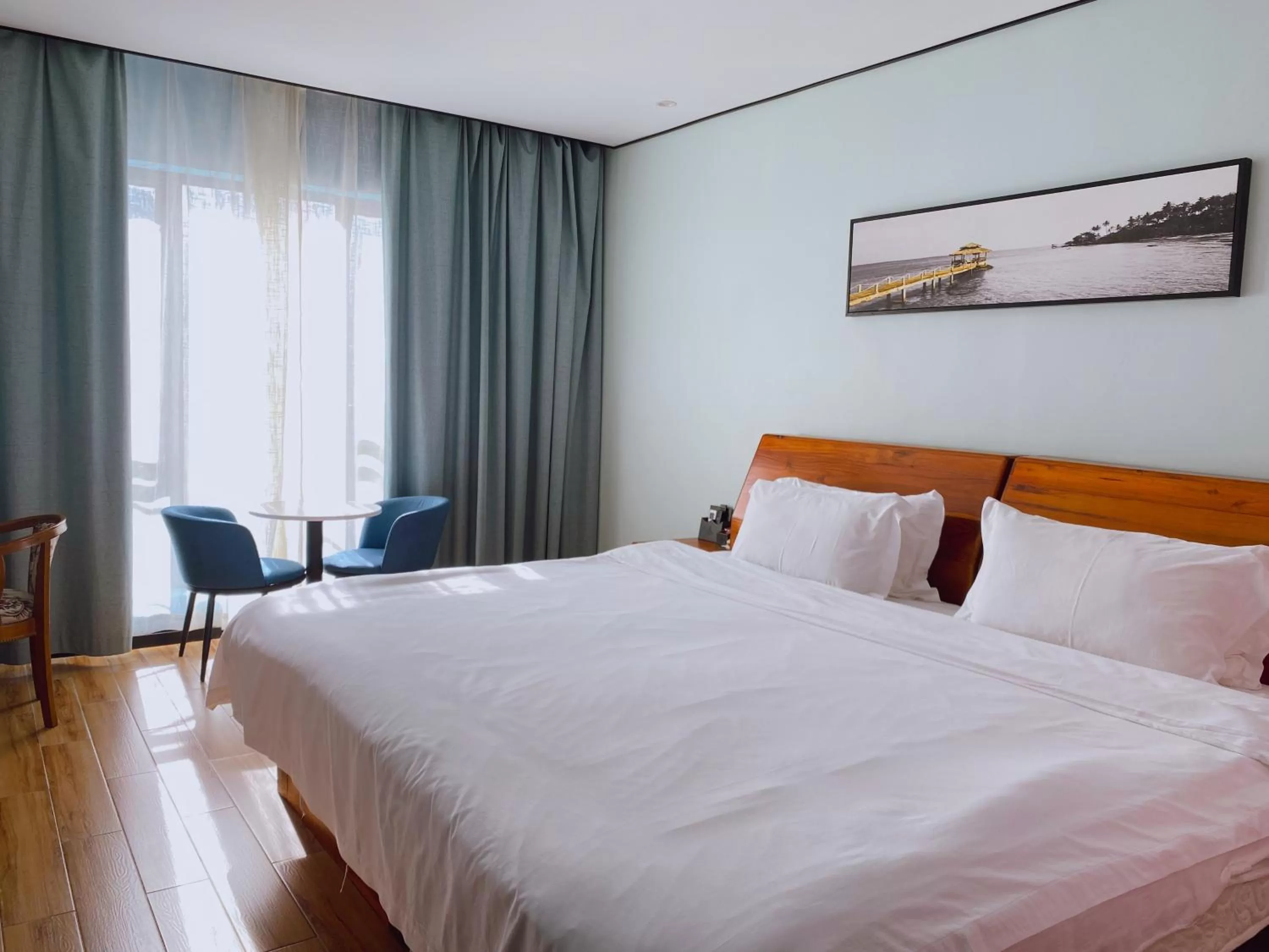 Bedroom in Junlan Hotel