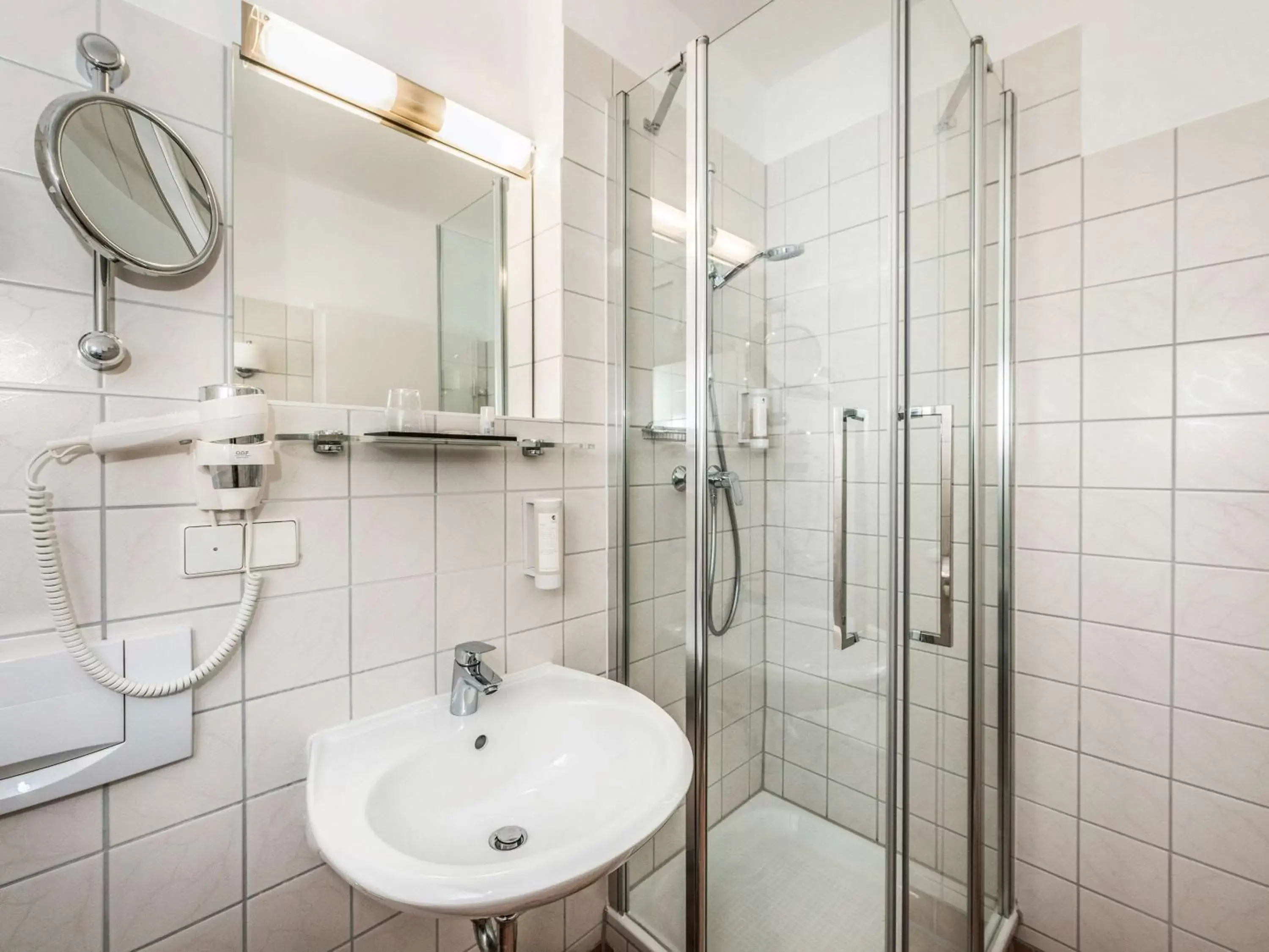 Photo of the whole room, Bathroom in ibis Styles Offenburg City
