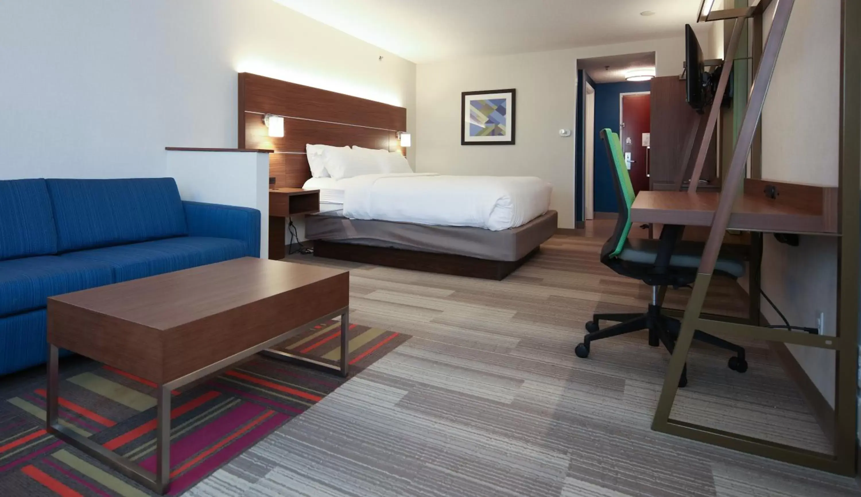 Bedroom in Holiday Inn Express Hotel & Suites Cincinnati Southeast Newport, an IHG Hotel