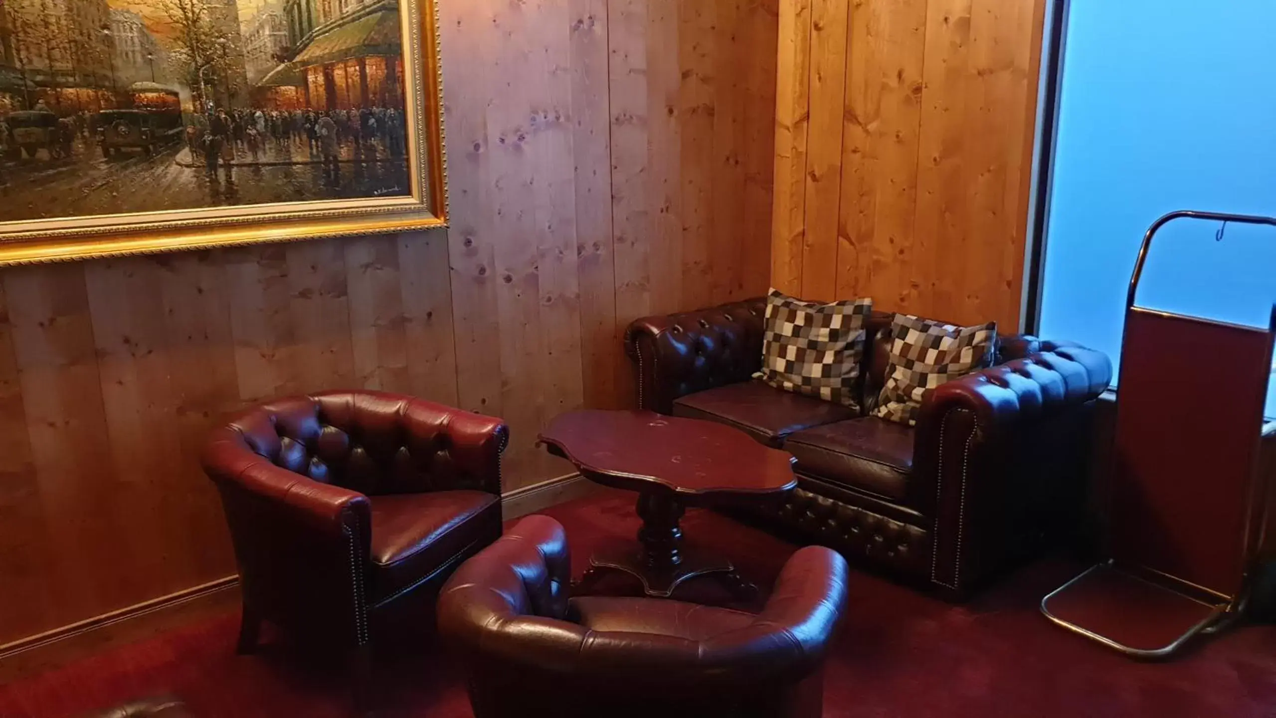Communal lounge/ TV room, Seating Area in Auberge de Savoie