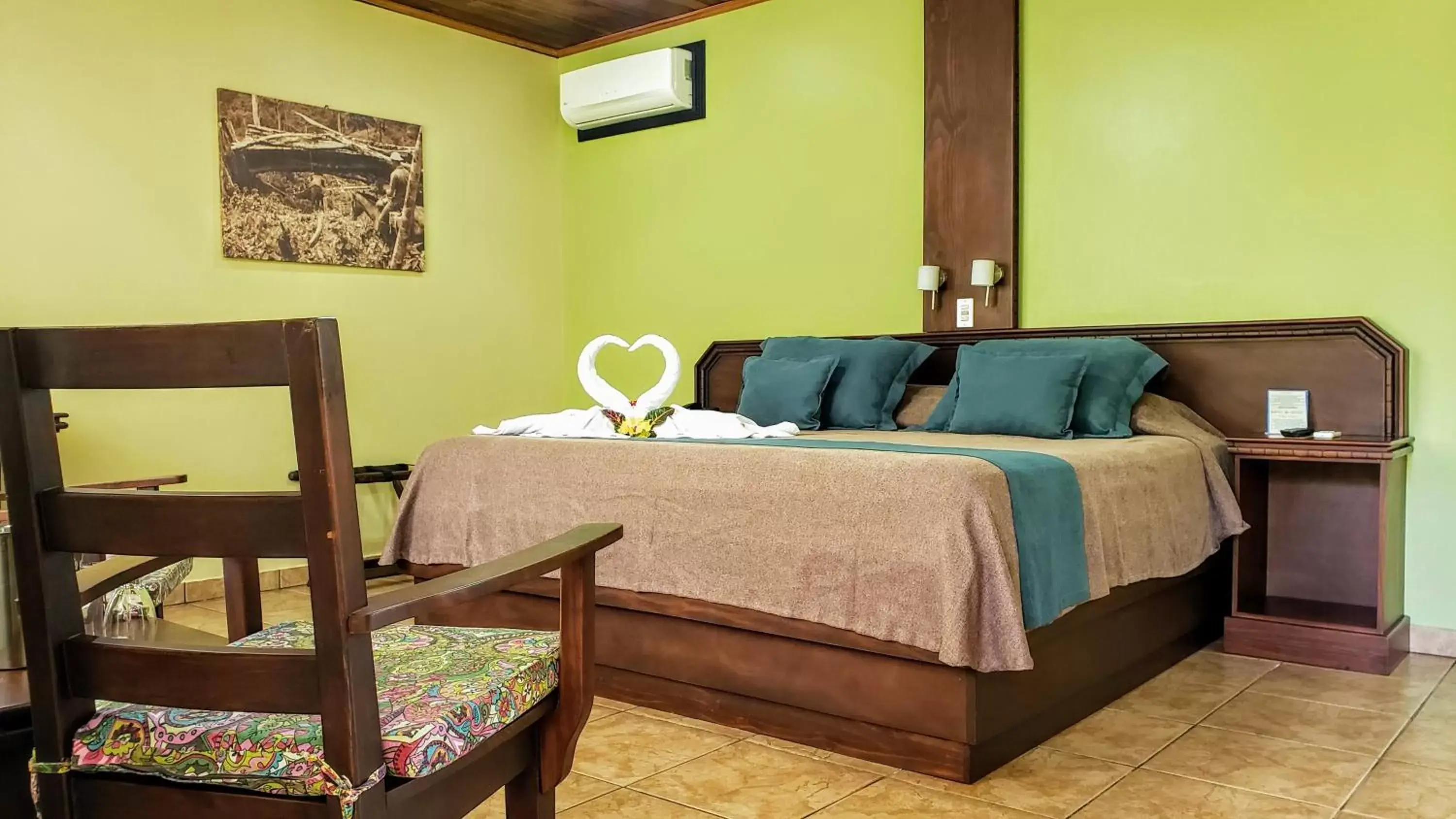 Bed in Volcano Lodge, Hotel & Thermal Experience