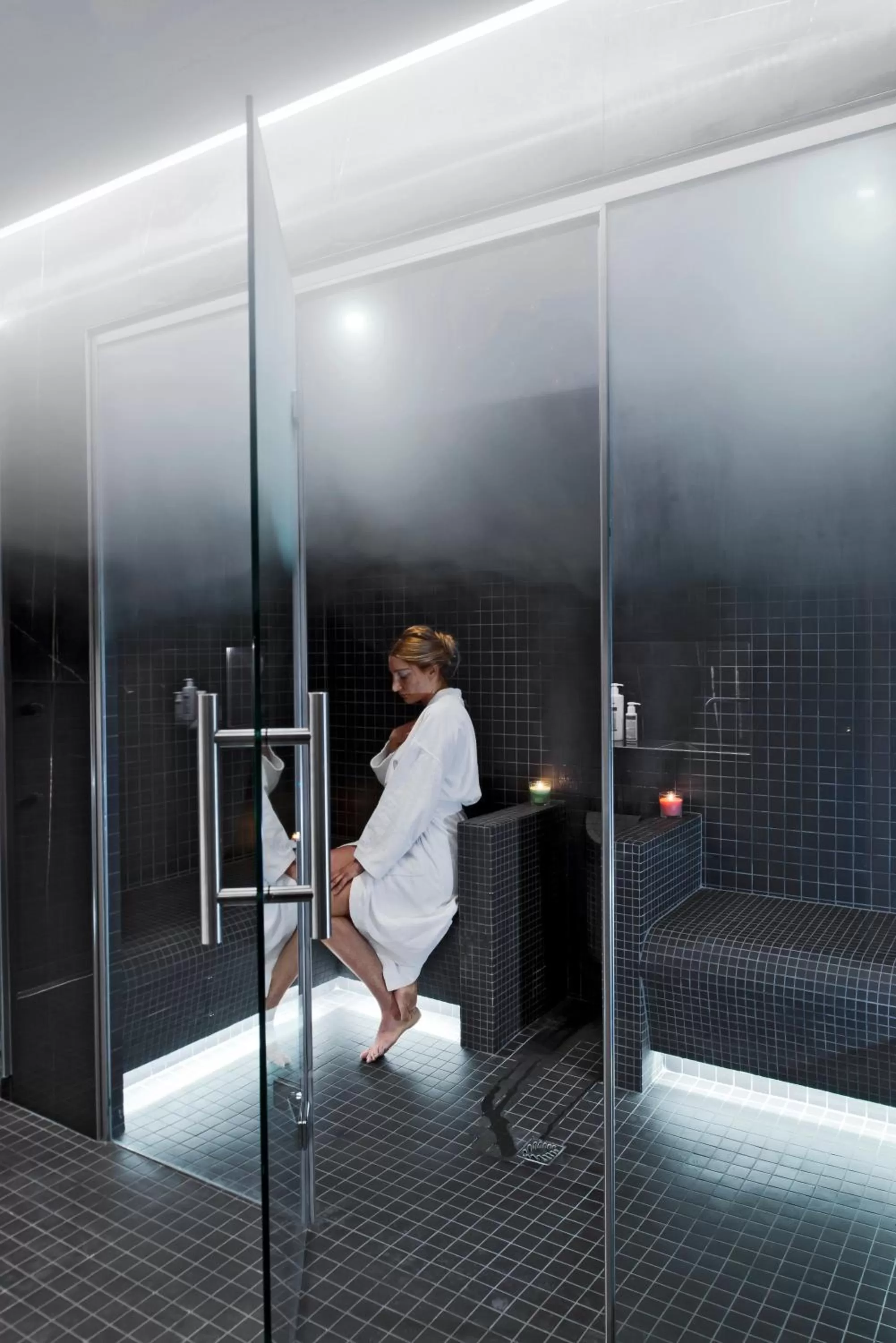 Steam room in Hôtel Saint-Pétersbourg Opéra & Spa