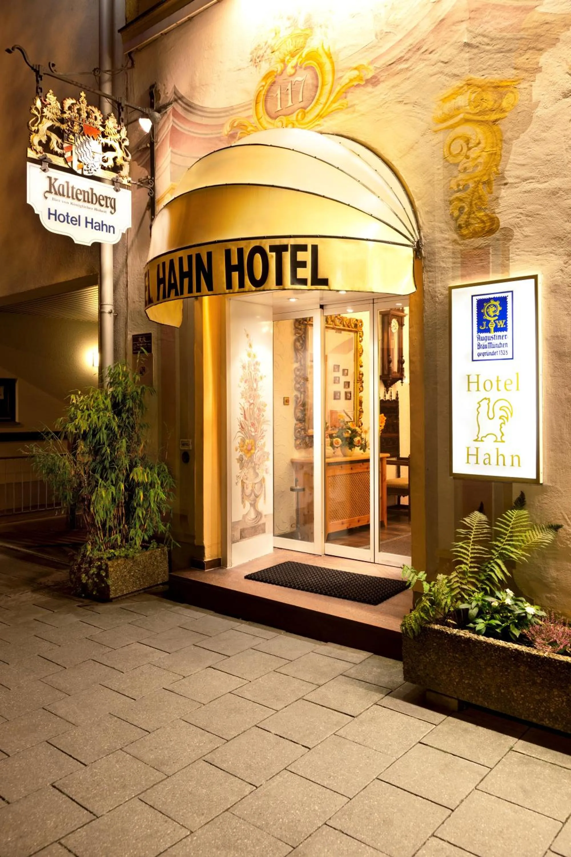 Facade/entrance in Hotel Hahn
