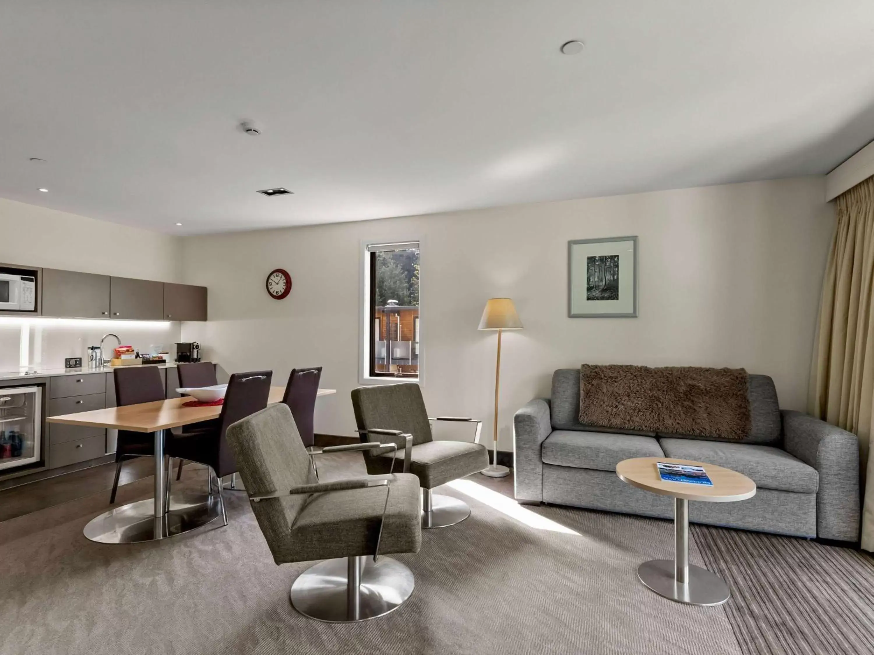 Bedroom, Seating Area in Novotel Queenstown Lakeside