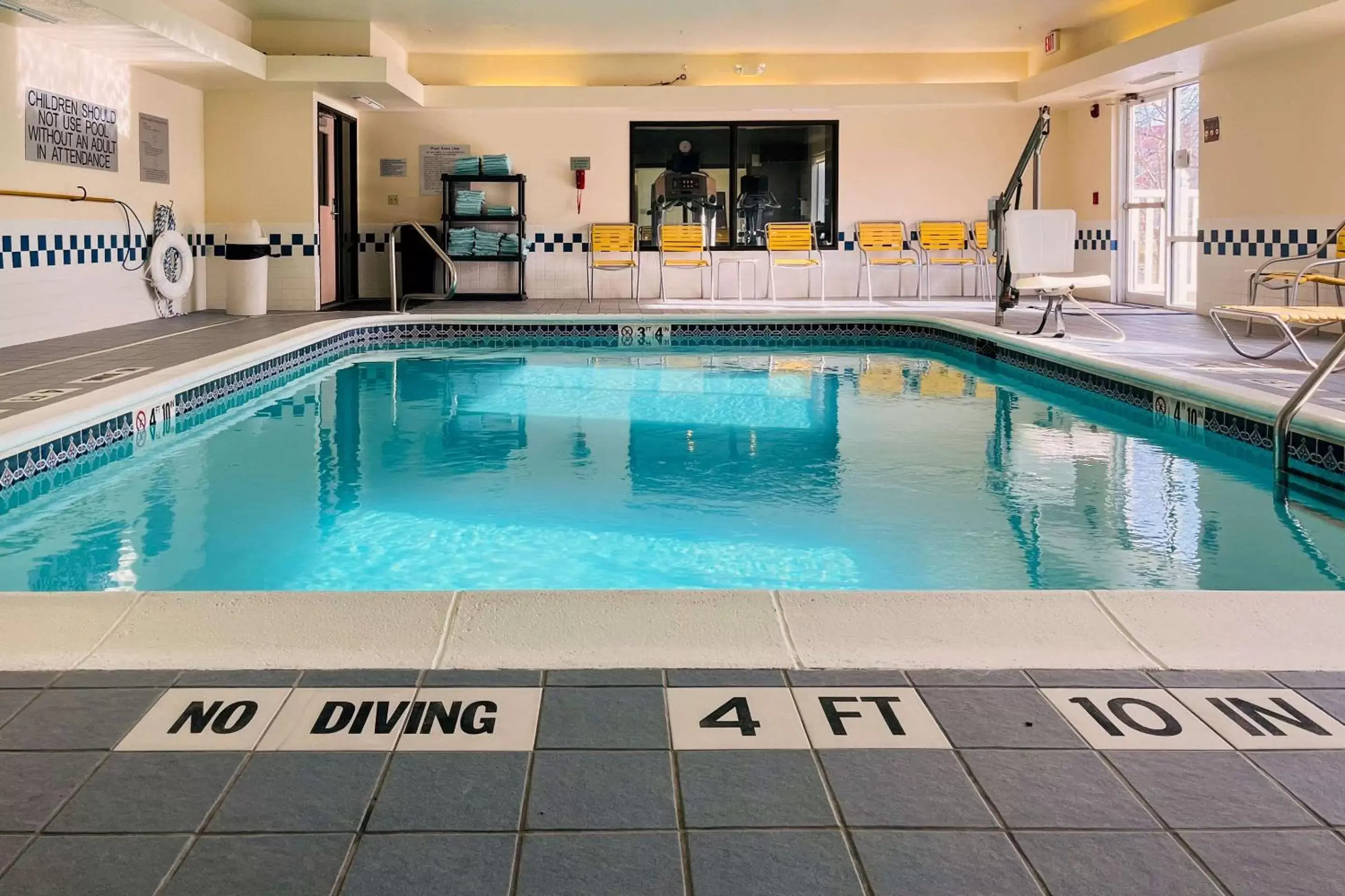 Swimming Pool in Comfort Inn & Suites Olathe - Kansas City