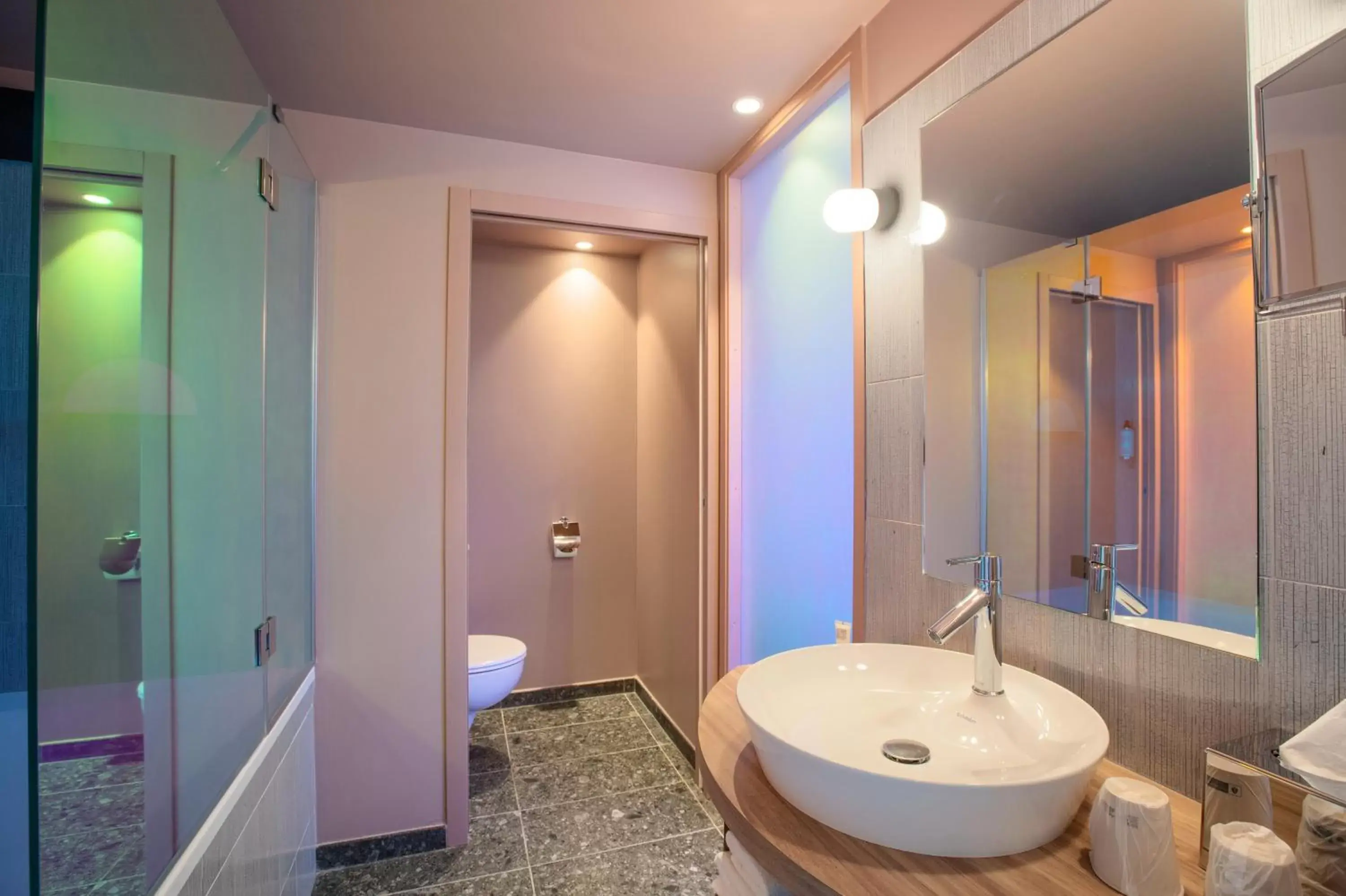 Shower, Bathroom in Aiden by Best Western @ Clermont-Ferrand