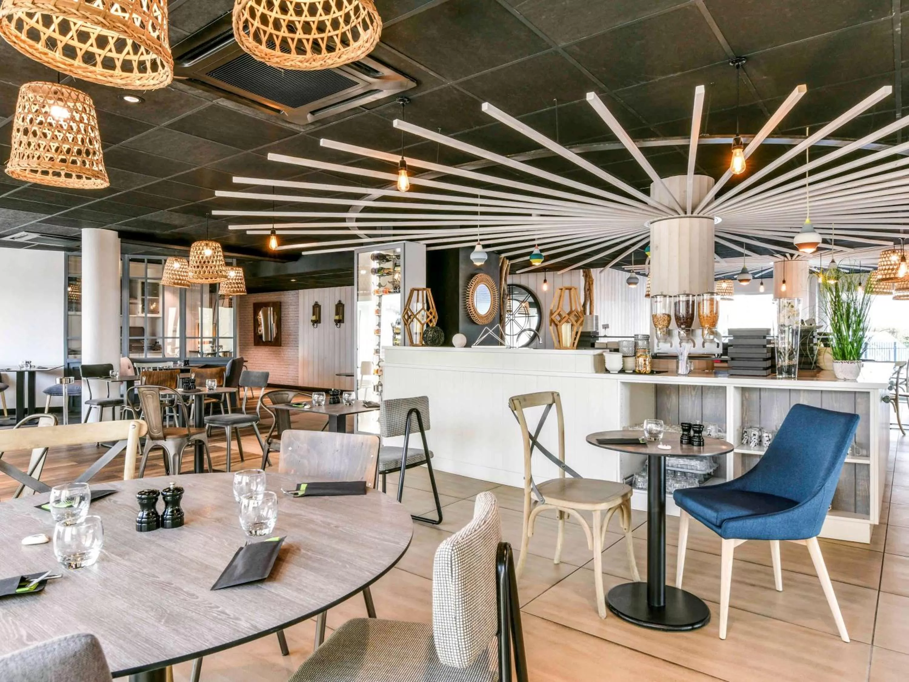 Restaurant/places to eat in ibis styles La Rochelle Thalasso Chatelaillon