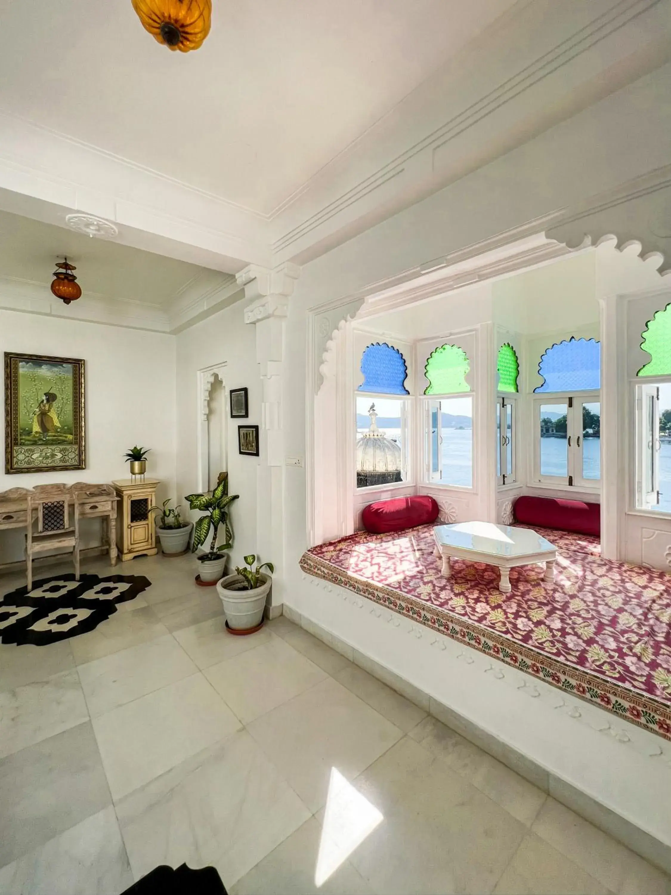 Seating area, Bathroom in Jagat Niwas Palace Hotel