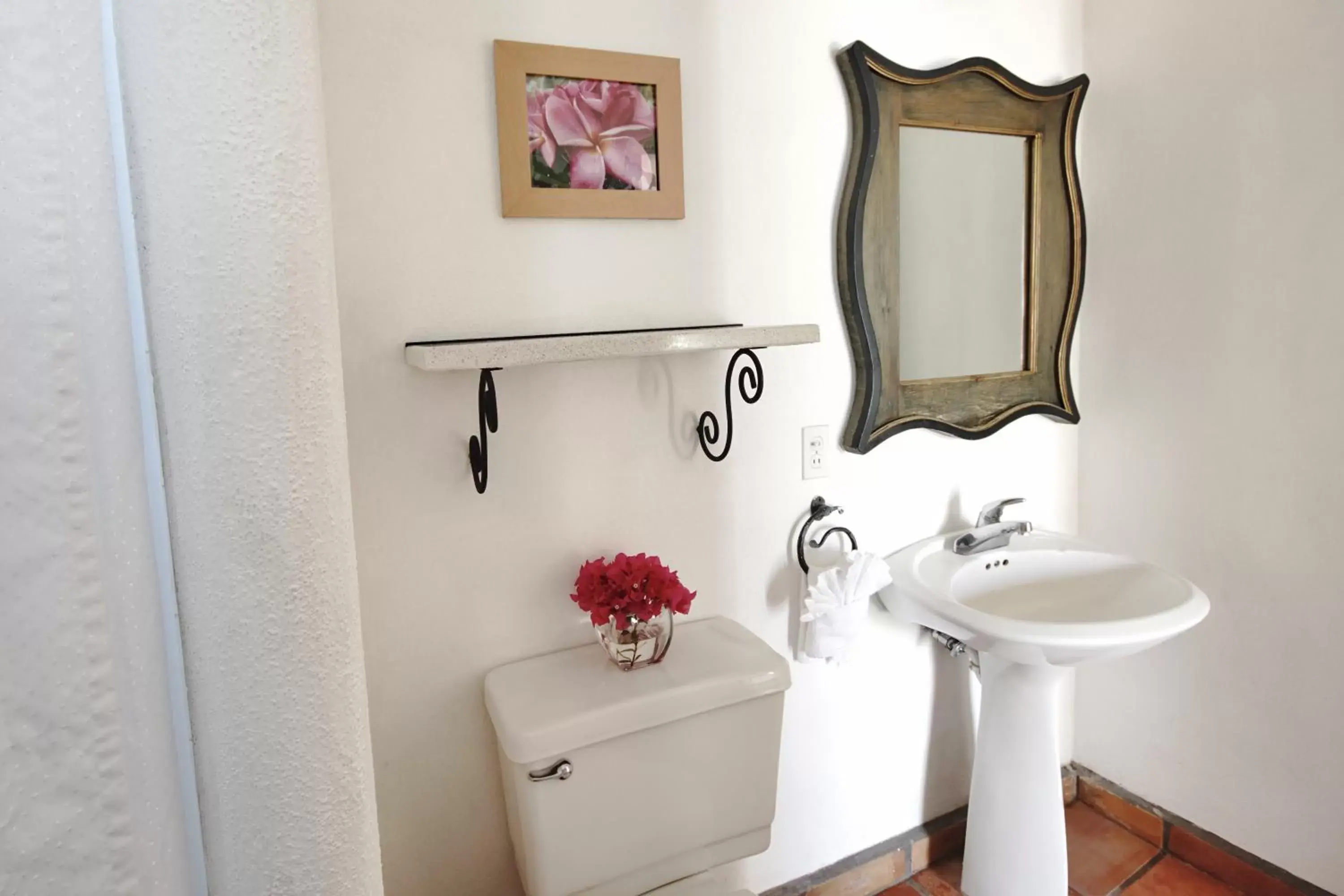 Bathroom in Los Milagros Hotel