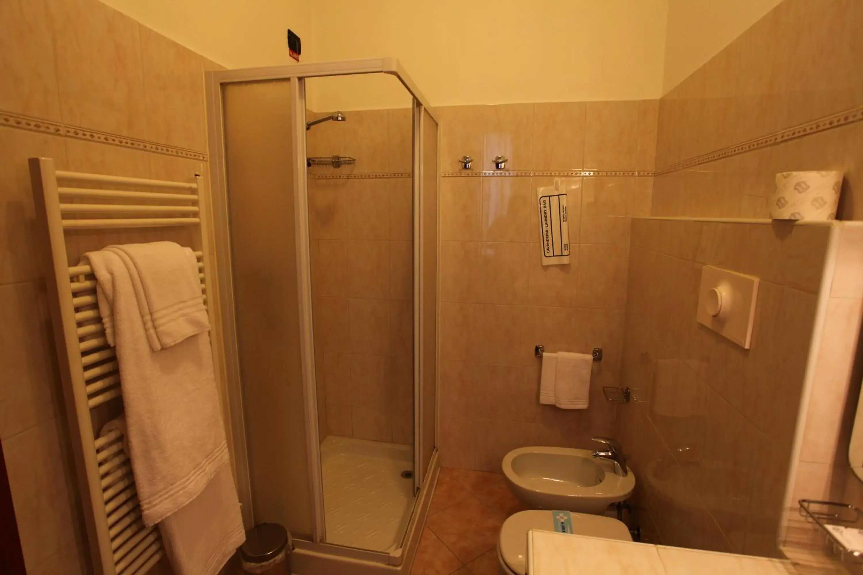 Bathroom in Hotel Lincoln
