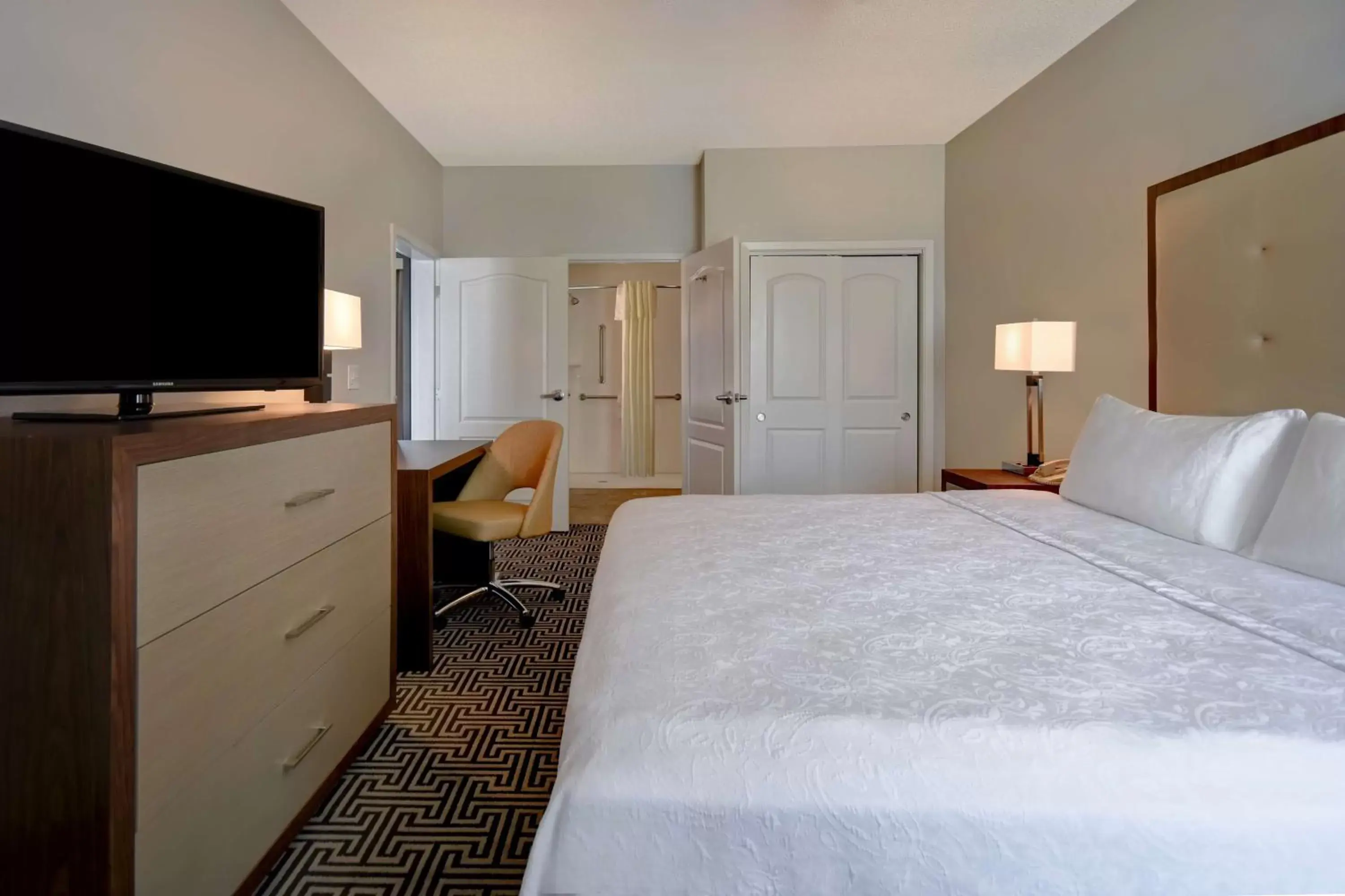Bed in Homewood Suites By Hilton HOU Intercontinental Airport