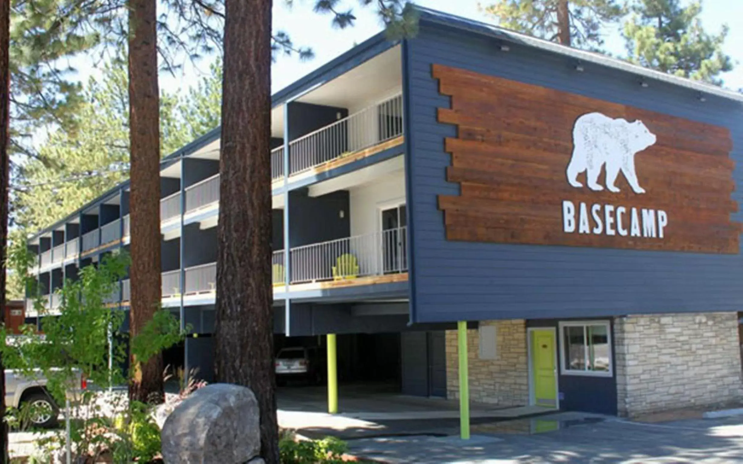 Facade/entrance in Basecamp Tahoe South Facade/entrance in Basecamp Tahoe South