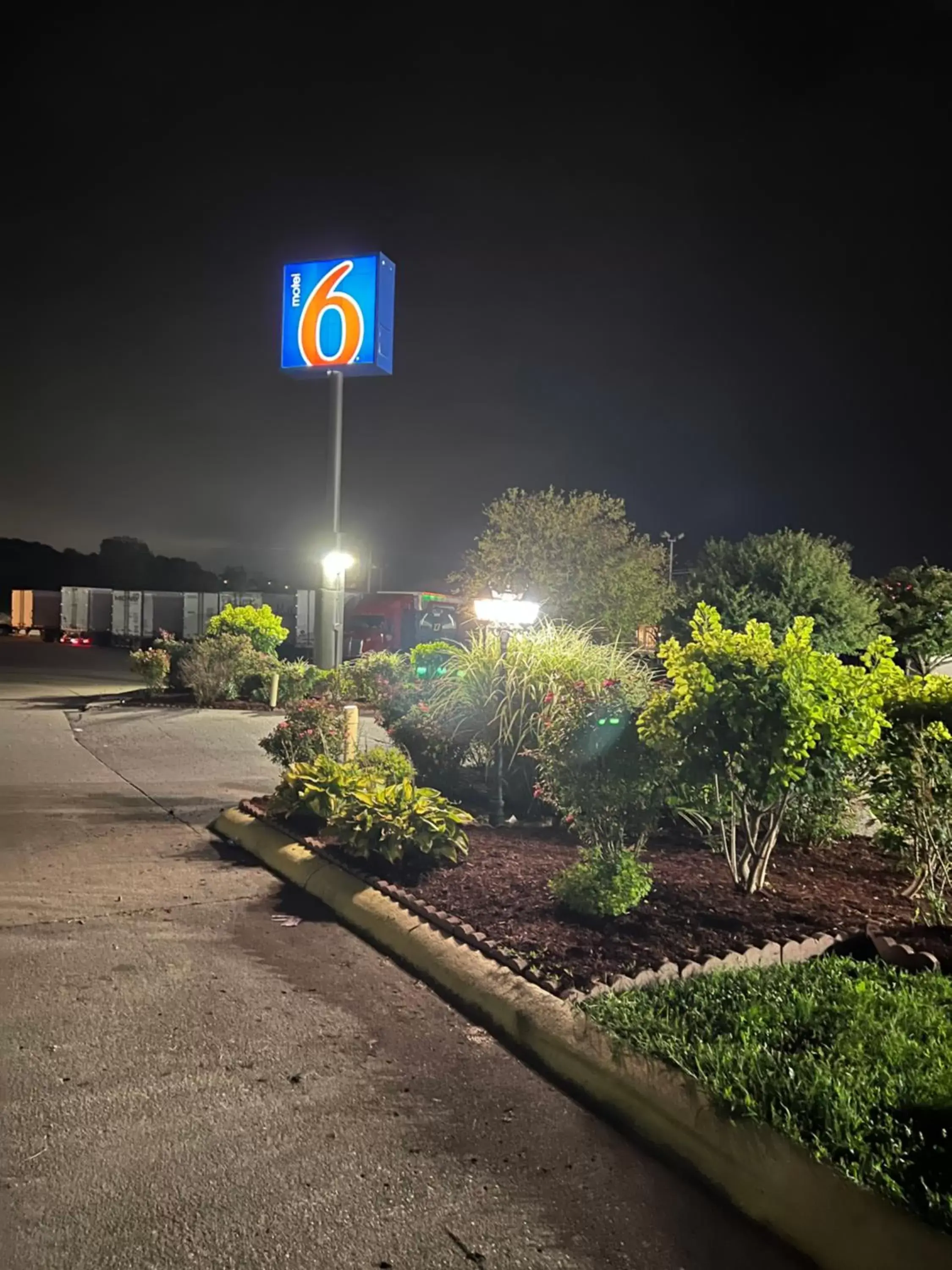 Property Building in Motel 6 - Franklin, OH