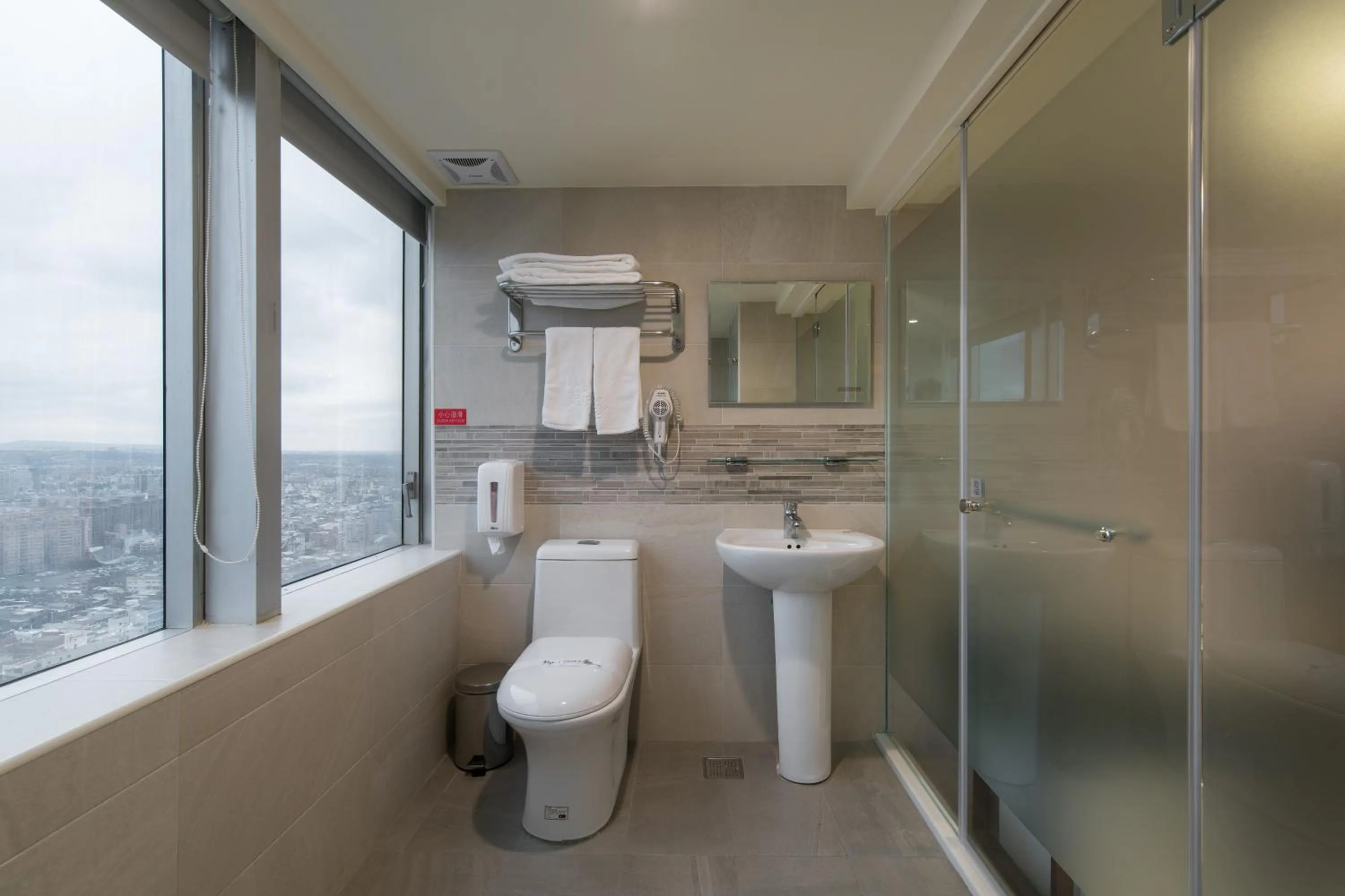 Toilet in XinsheHotel - Chungli