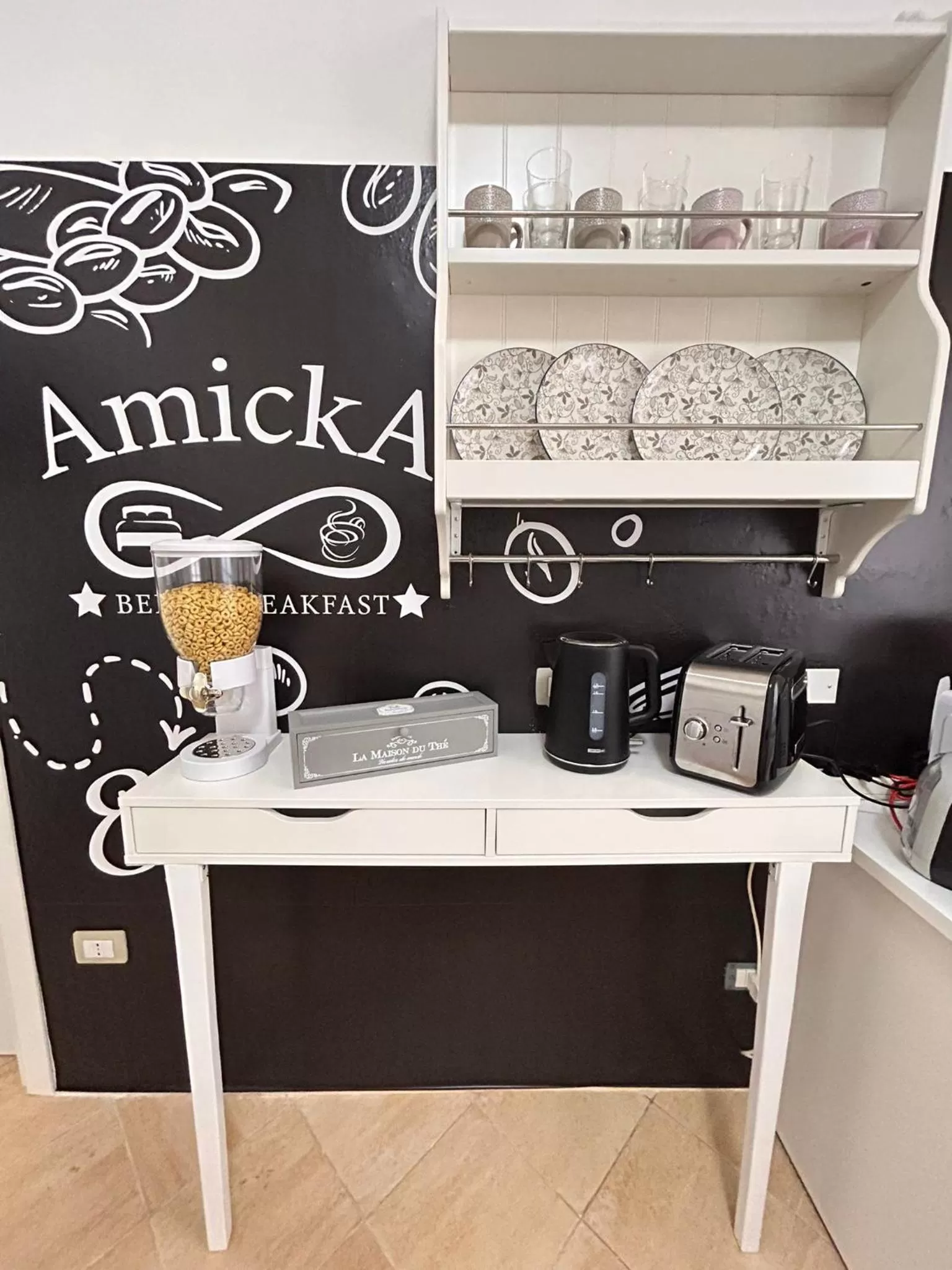 Coffee/tea facilities in Amicka B&B