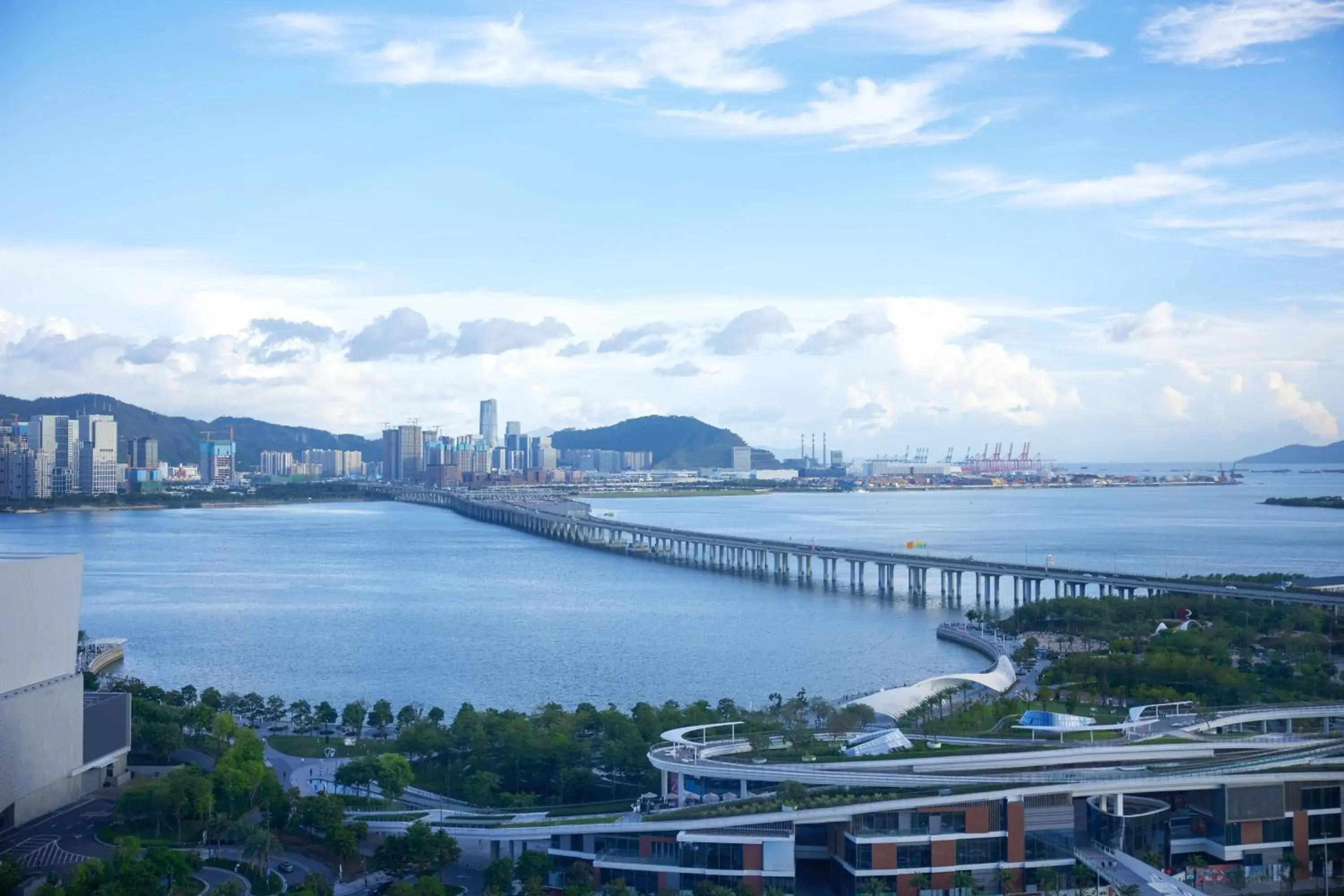 Photo of the whole room, River View in JW Marriott Hotel Shenzhen Bao'an International Airport