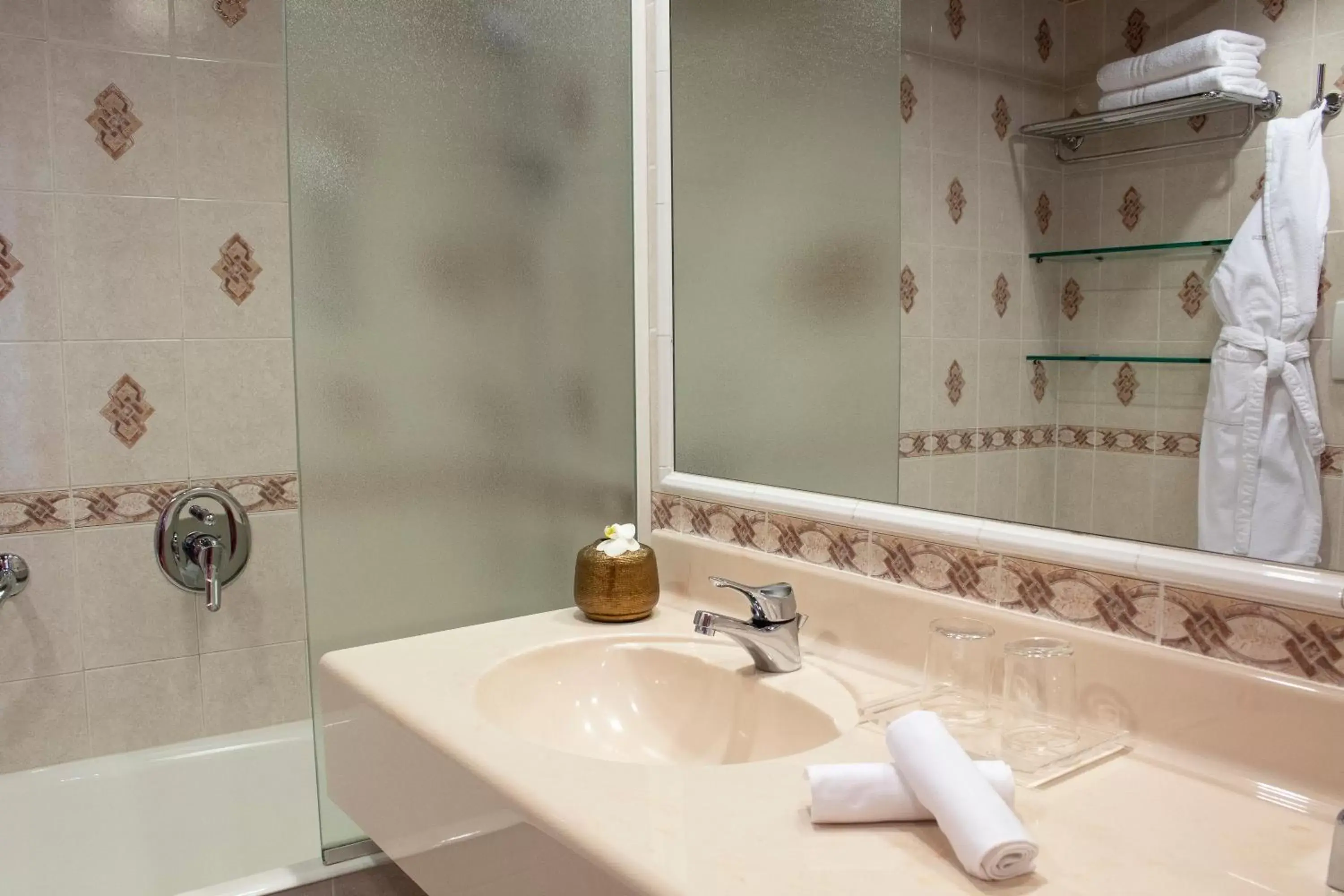 Shower, Bathroom in Starhotels Vespucci