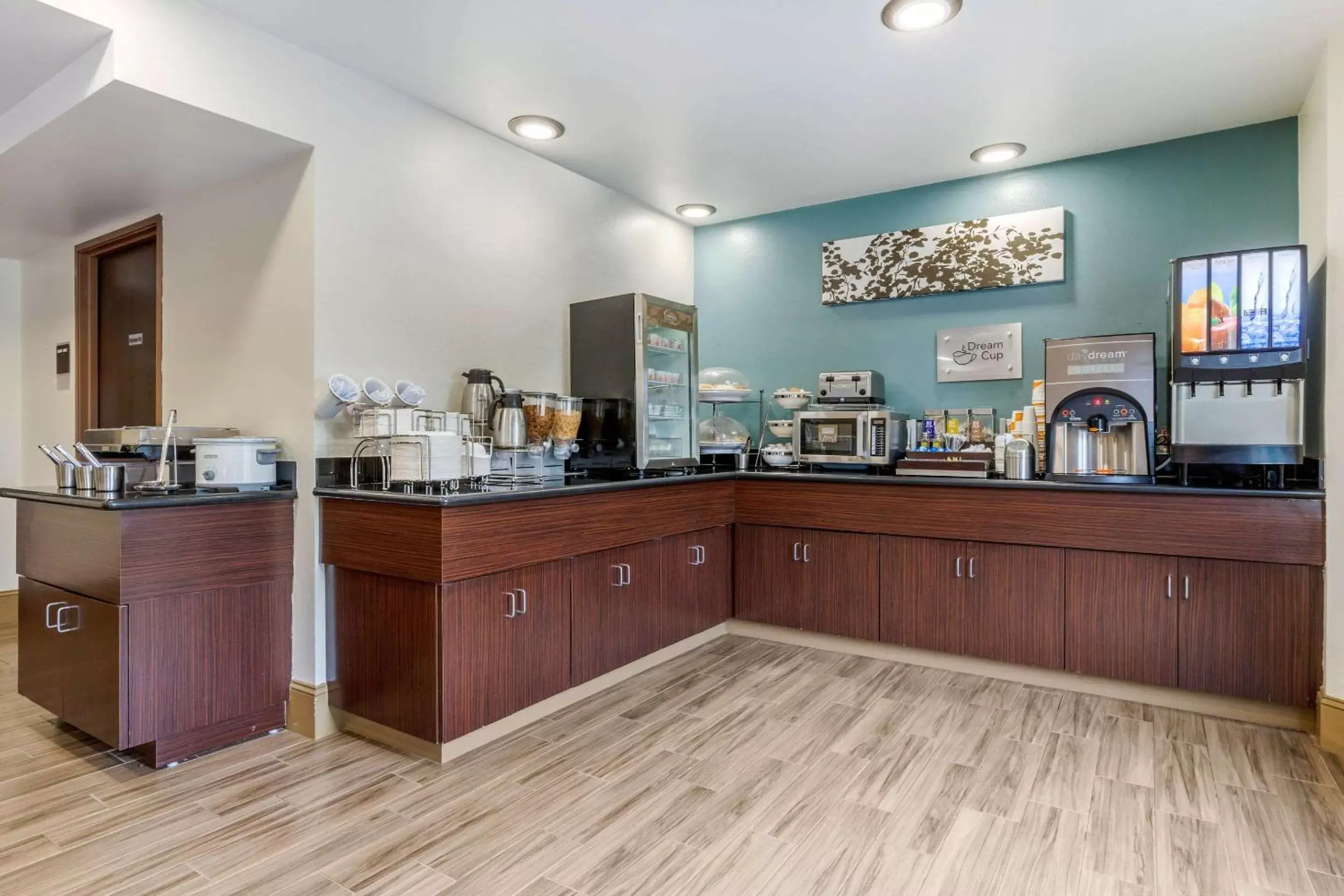 Breakfast in Sleep Inn & Suites Johnson City Breakfast in Sleep Inn & Suites Johnson City