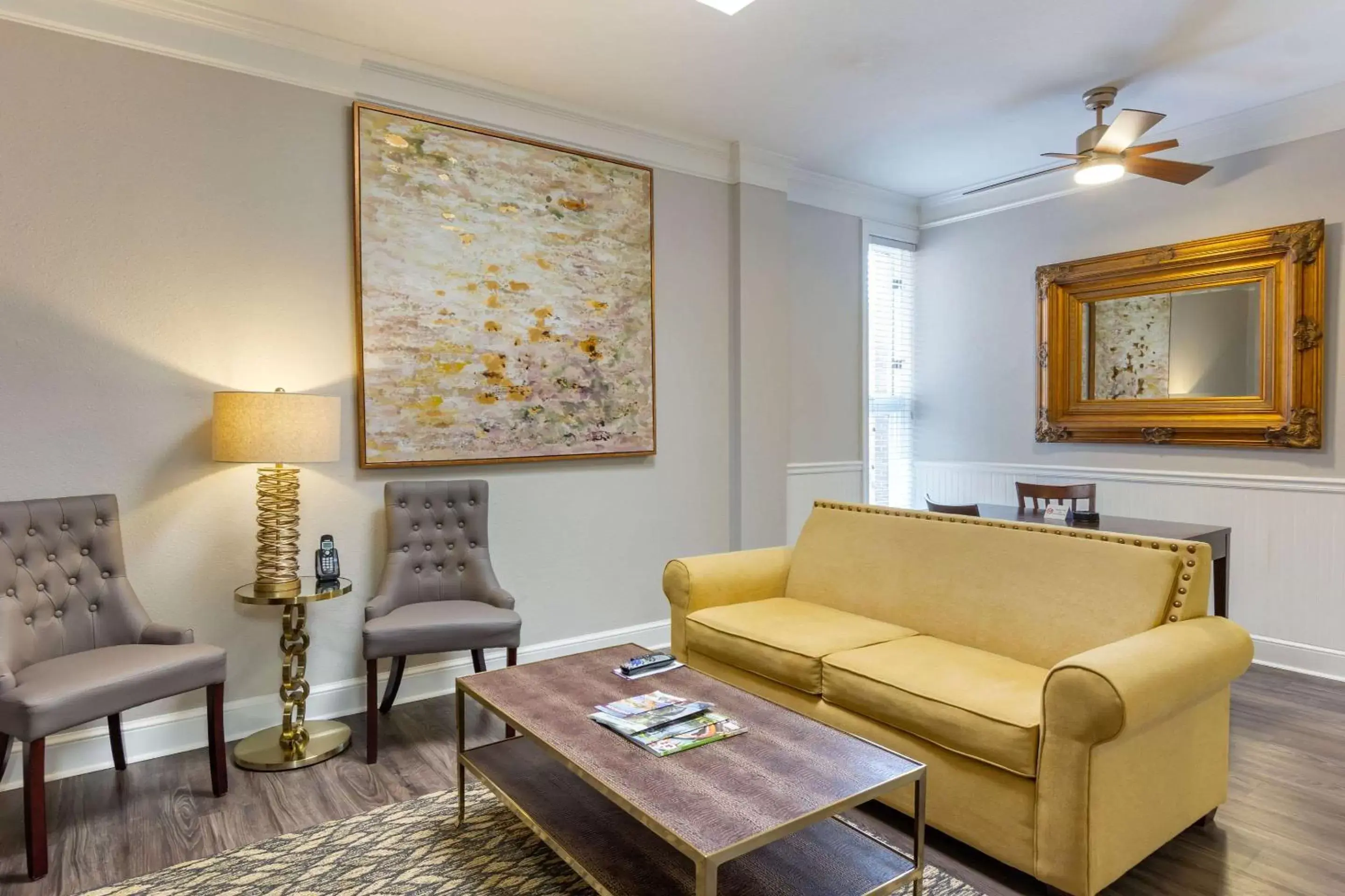 Photo of the whole room, Seating Area in Church Street Inn, Ascend Hotel Collection