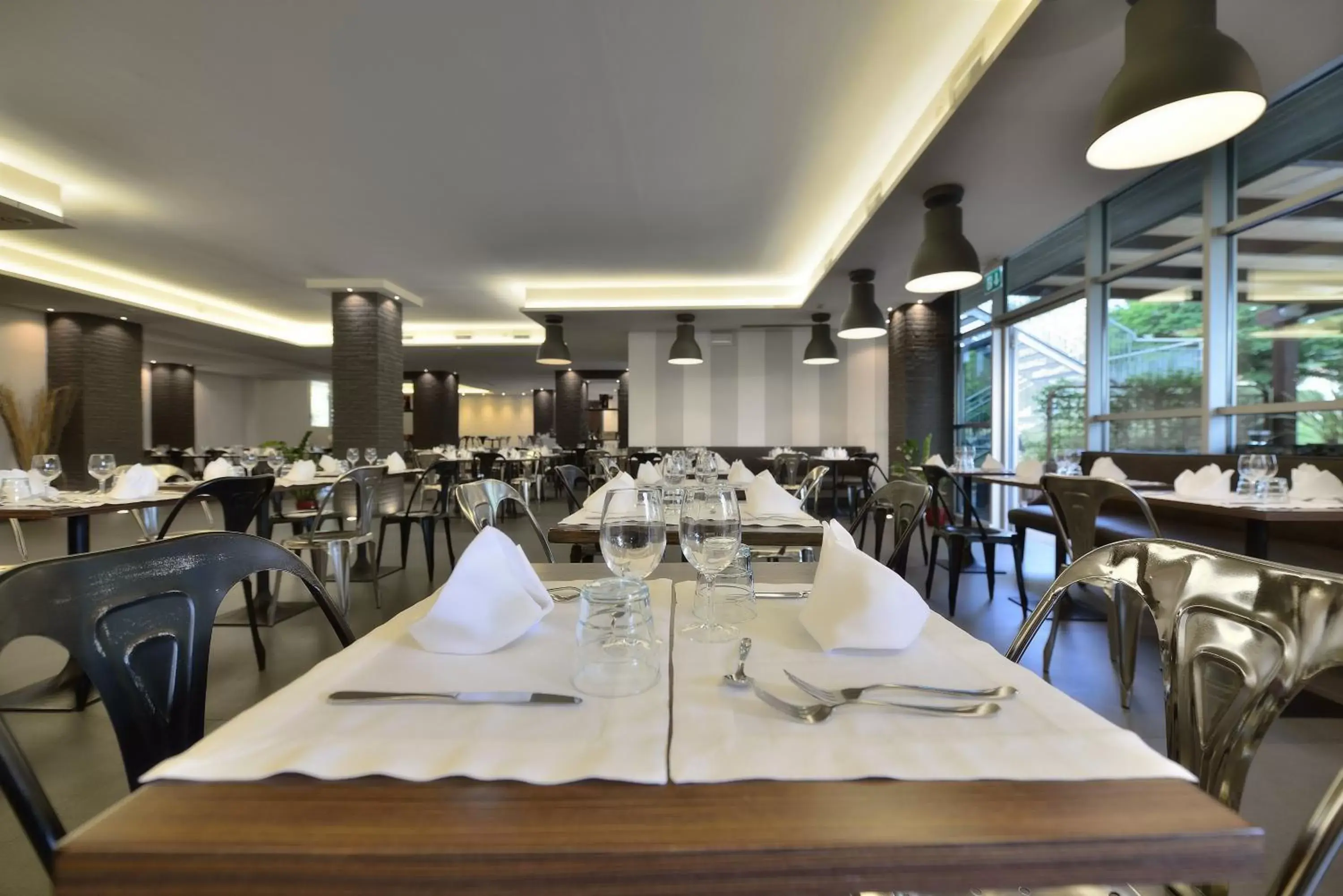 Restaurant/Places to Eat in Hotel La Meridiana