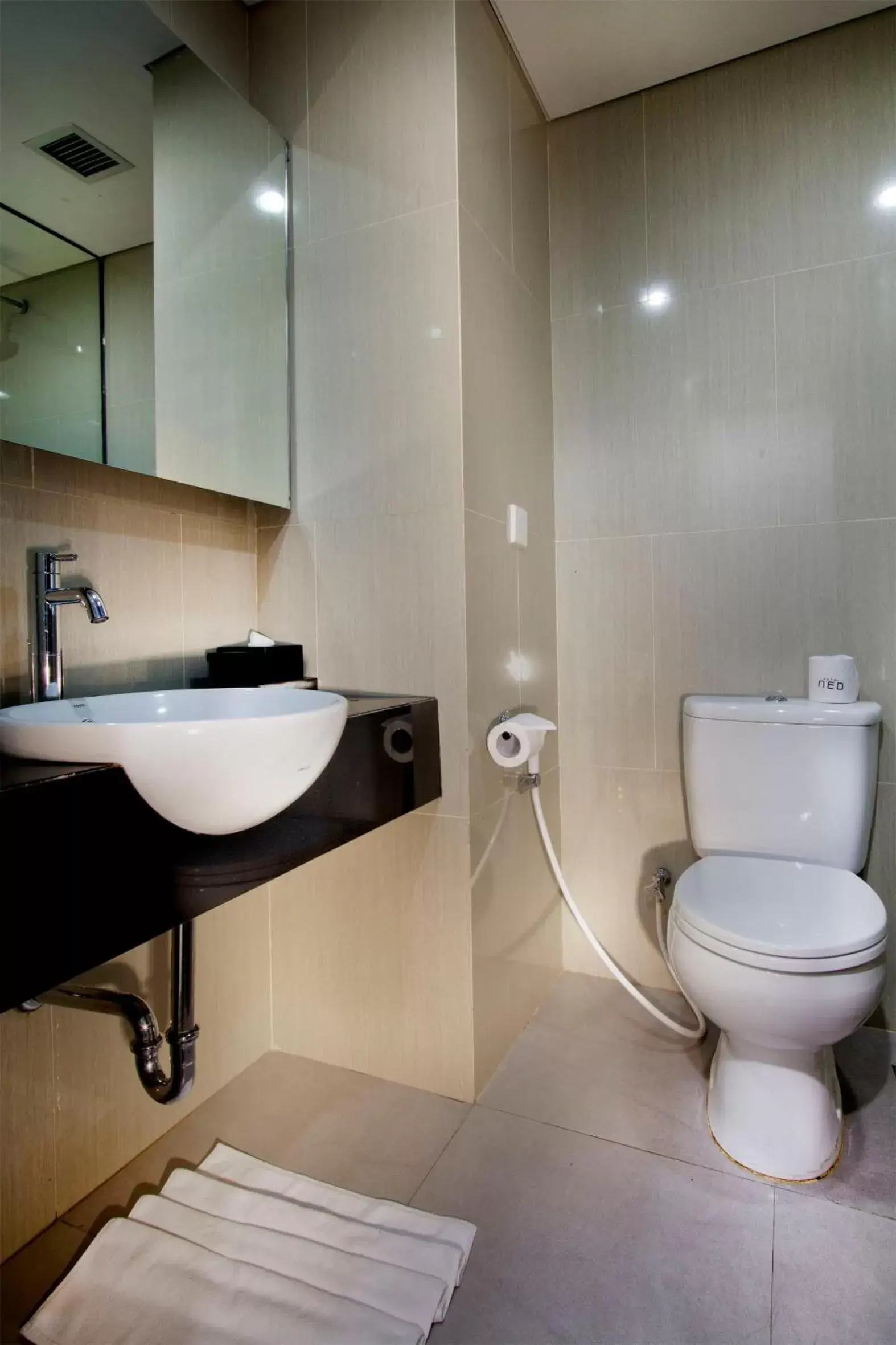 Bathroom in Neo Hotel Tendean Jakarta by ASTON Bathroom in Neo Hotel Tendean Jakarta by ASTON