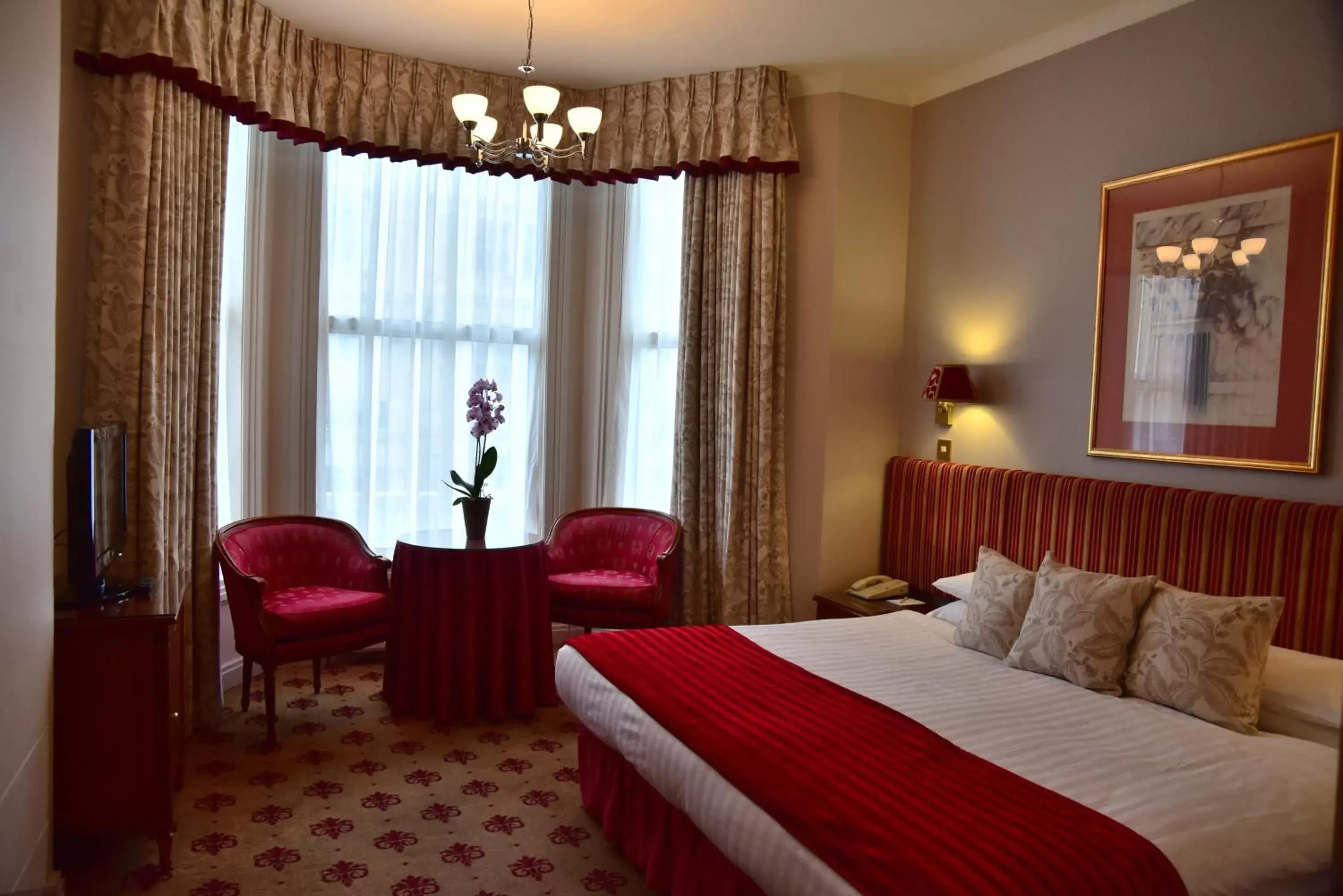 Photo of the whole room in London Lodge Hotel