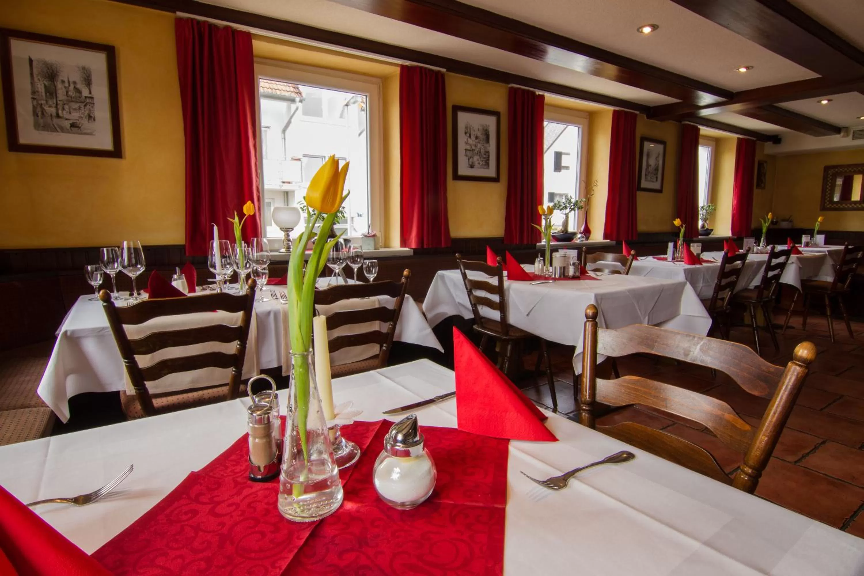 Restaurant/places to eat in Tuniberg Restaurant Hotel