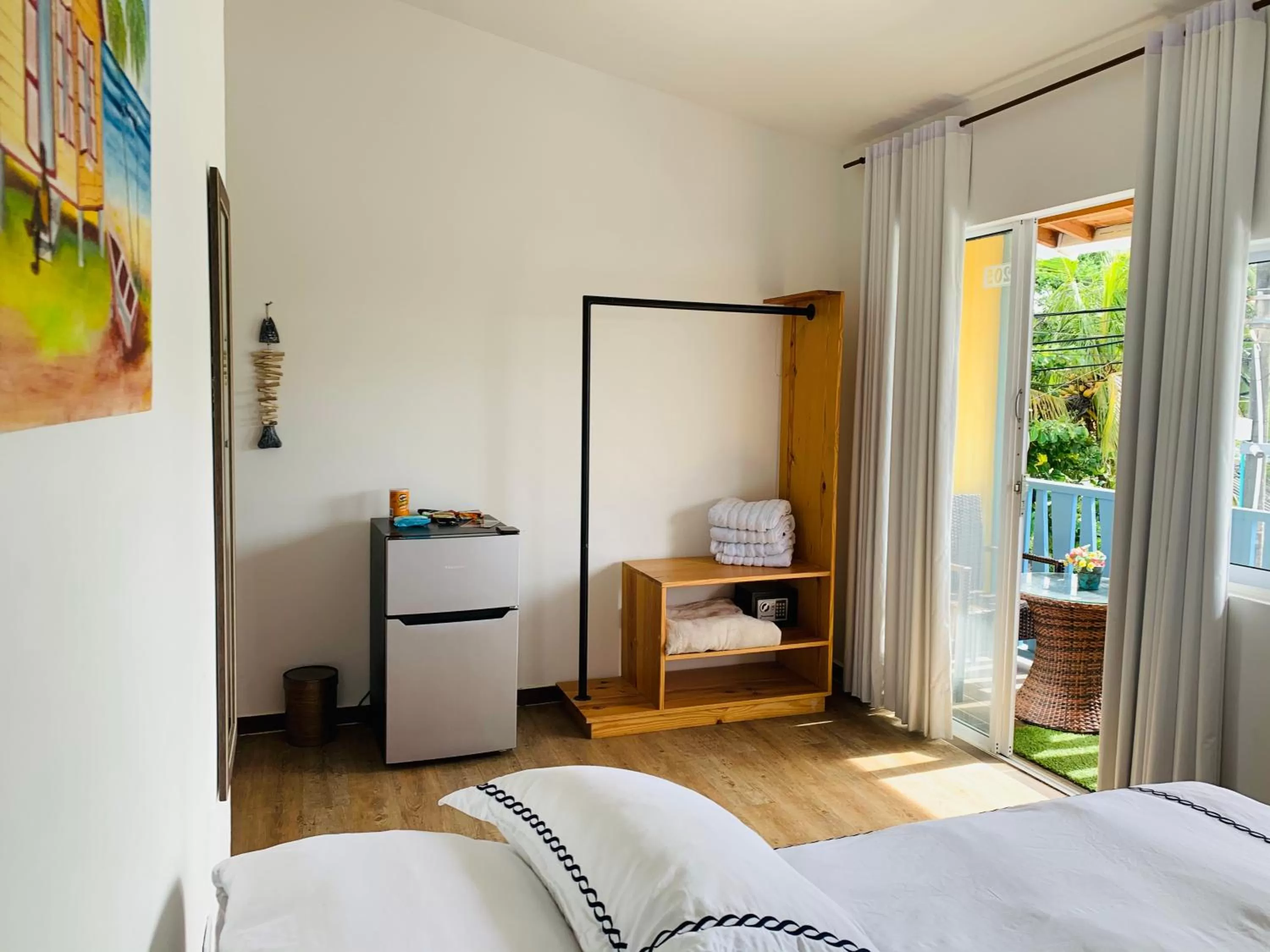 Living room, Bed in Be Happy Hotel