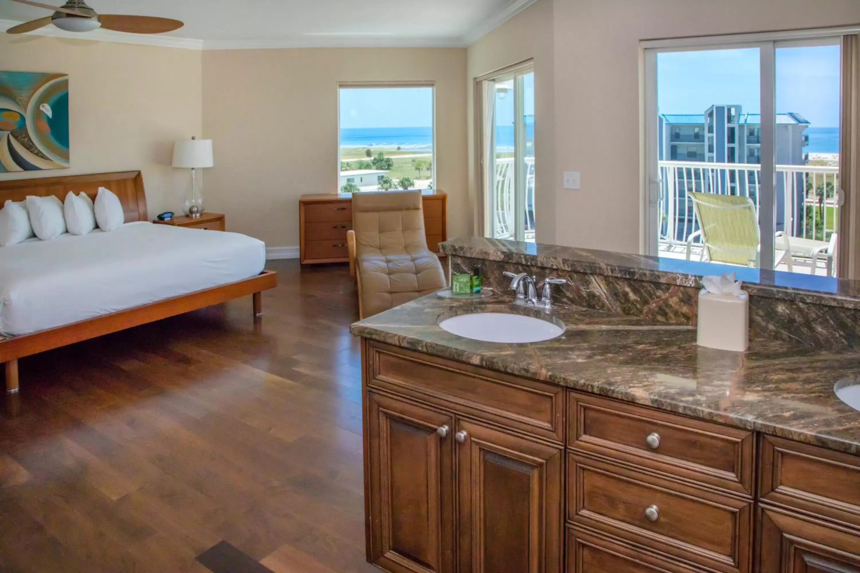 Bedroom, Bathroom in Crystal Palms Beach Resort