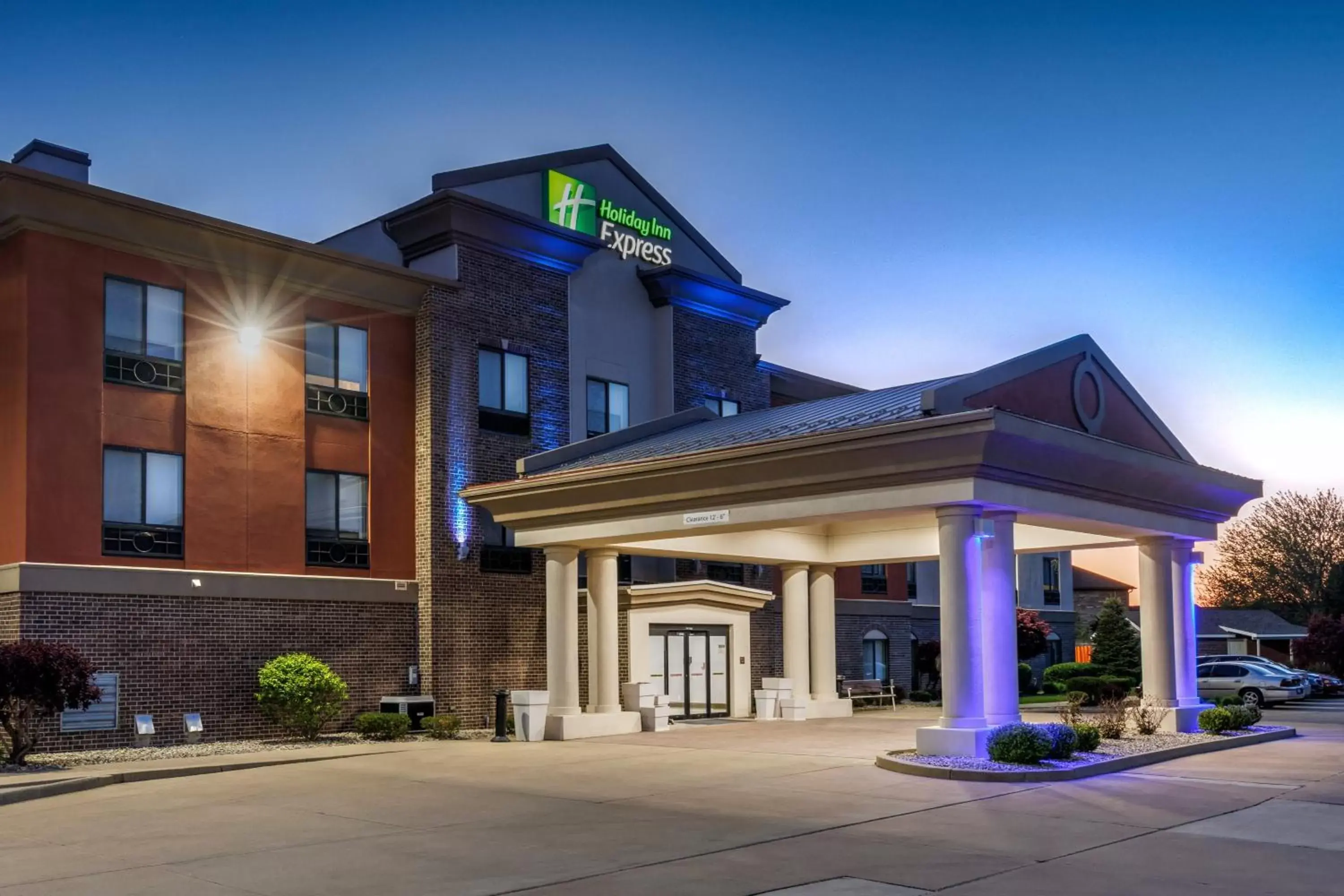 Property Building in Holiday Inn Express Hotel & Suites Shelbyville, an IHG Hotel