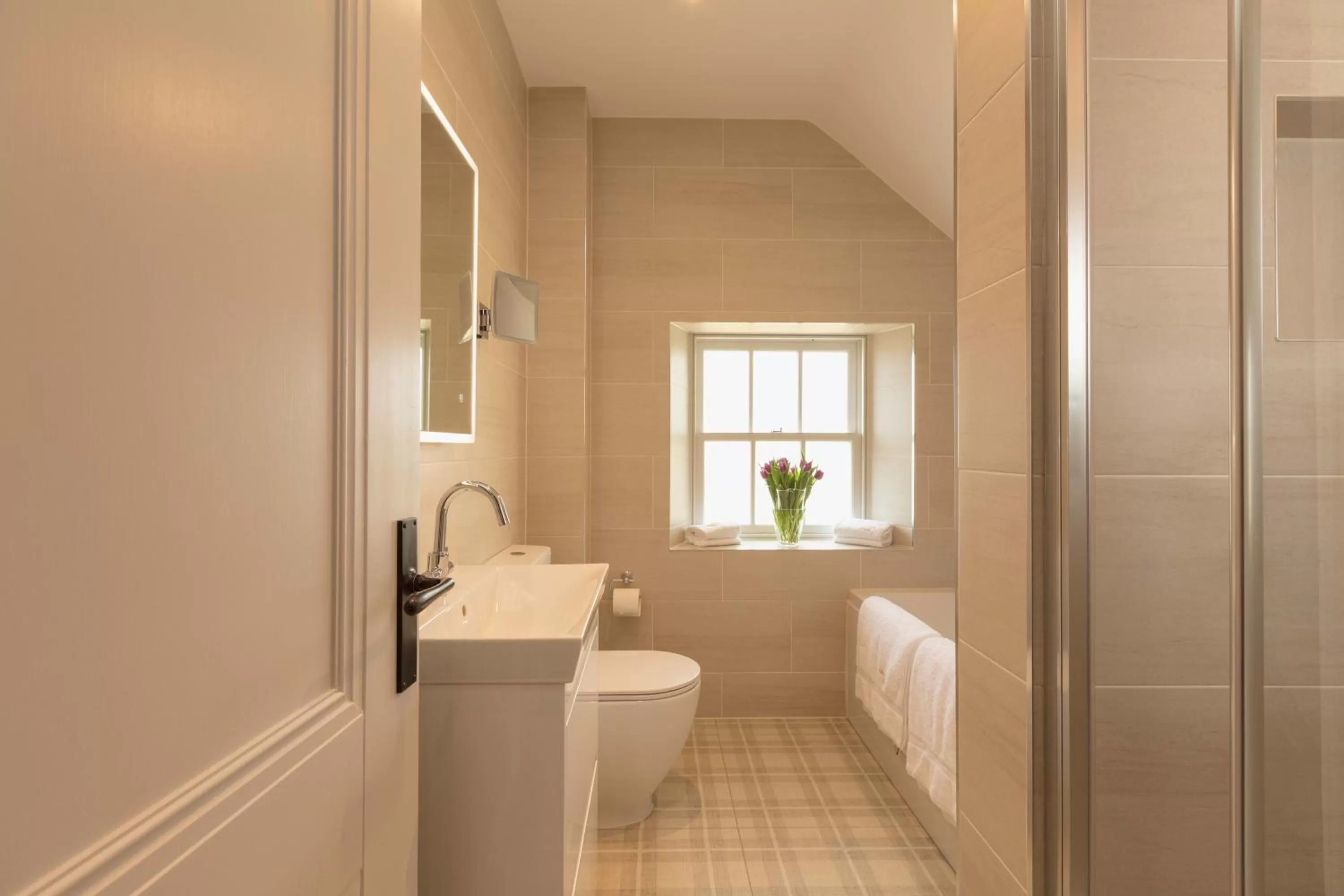 Bathroom in Farlam Hall Hotel & Restaurant