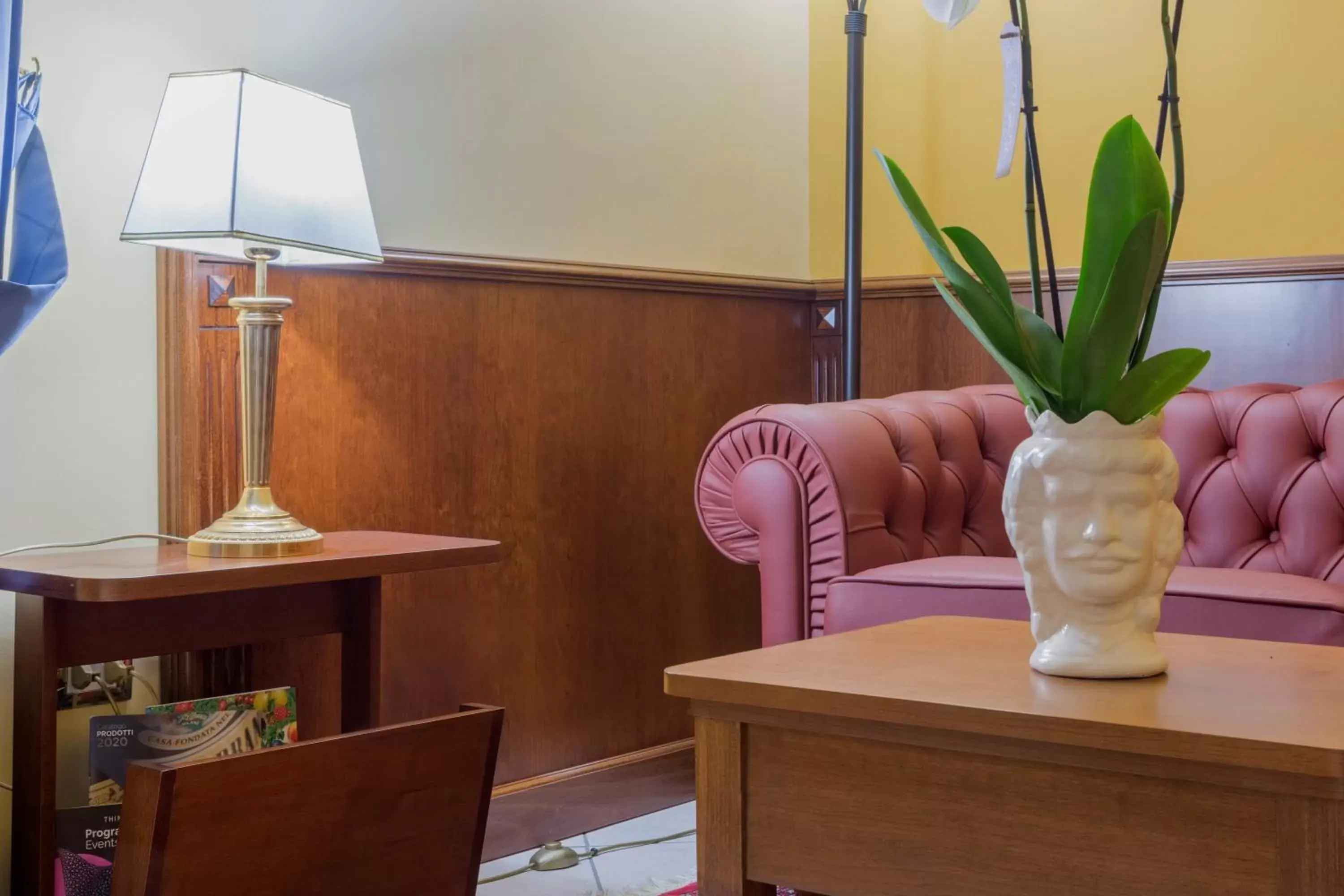 Seating area, Bathroom in Hotel San Michele