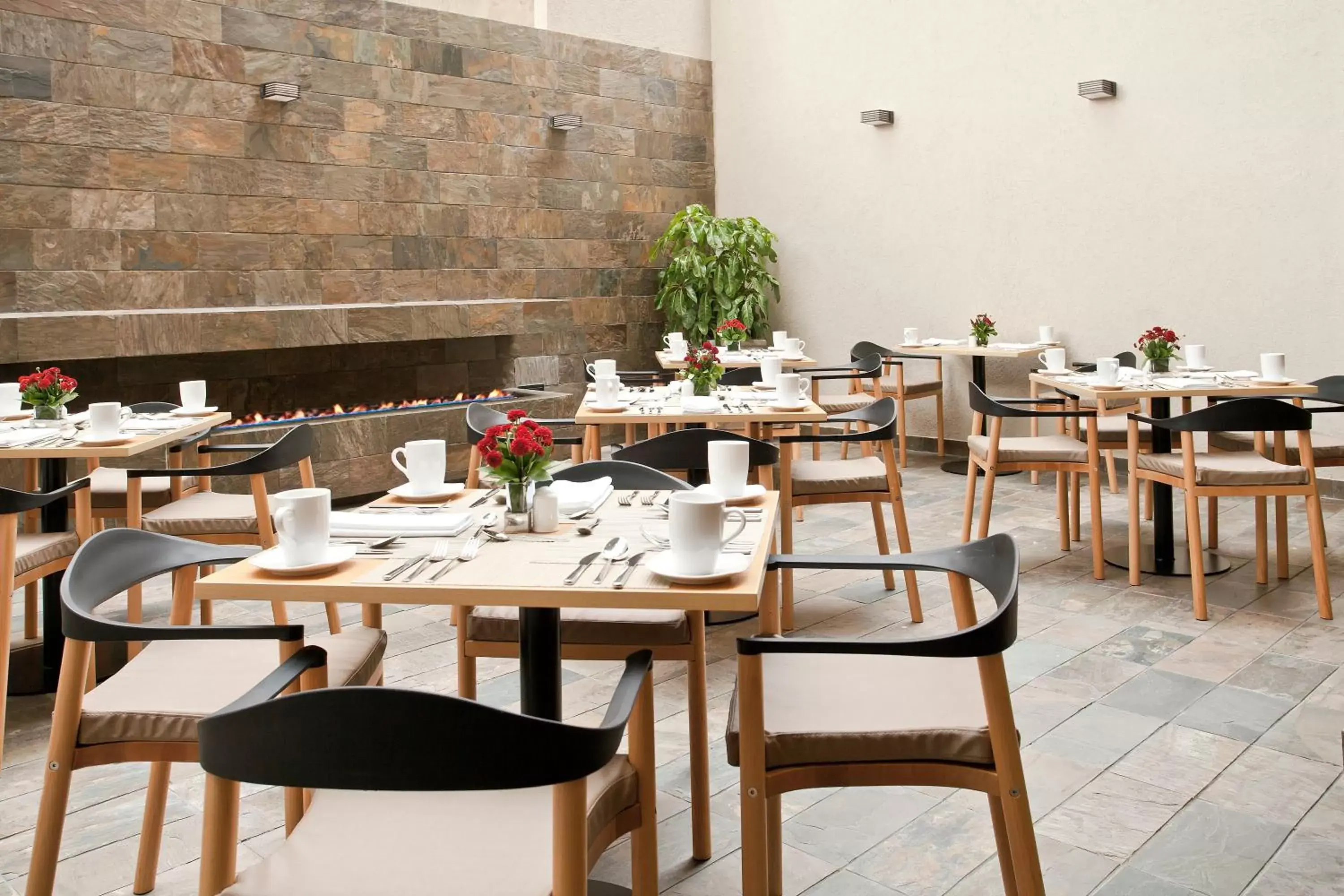 Restaurant/Places to Eat in Hotel Estelar Calle 100