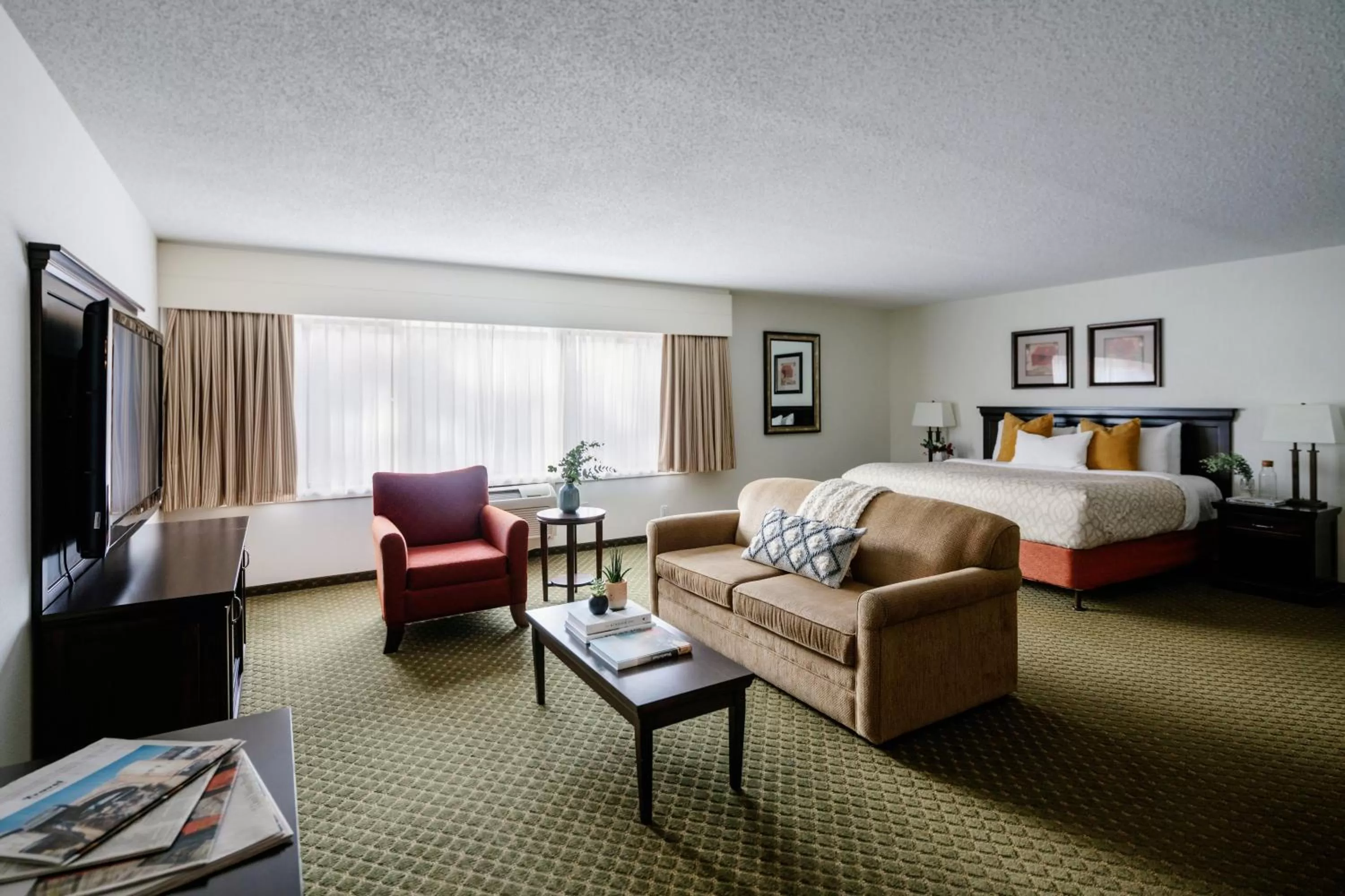 Photo of the whole room, Bed in Chateau Jasper