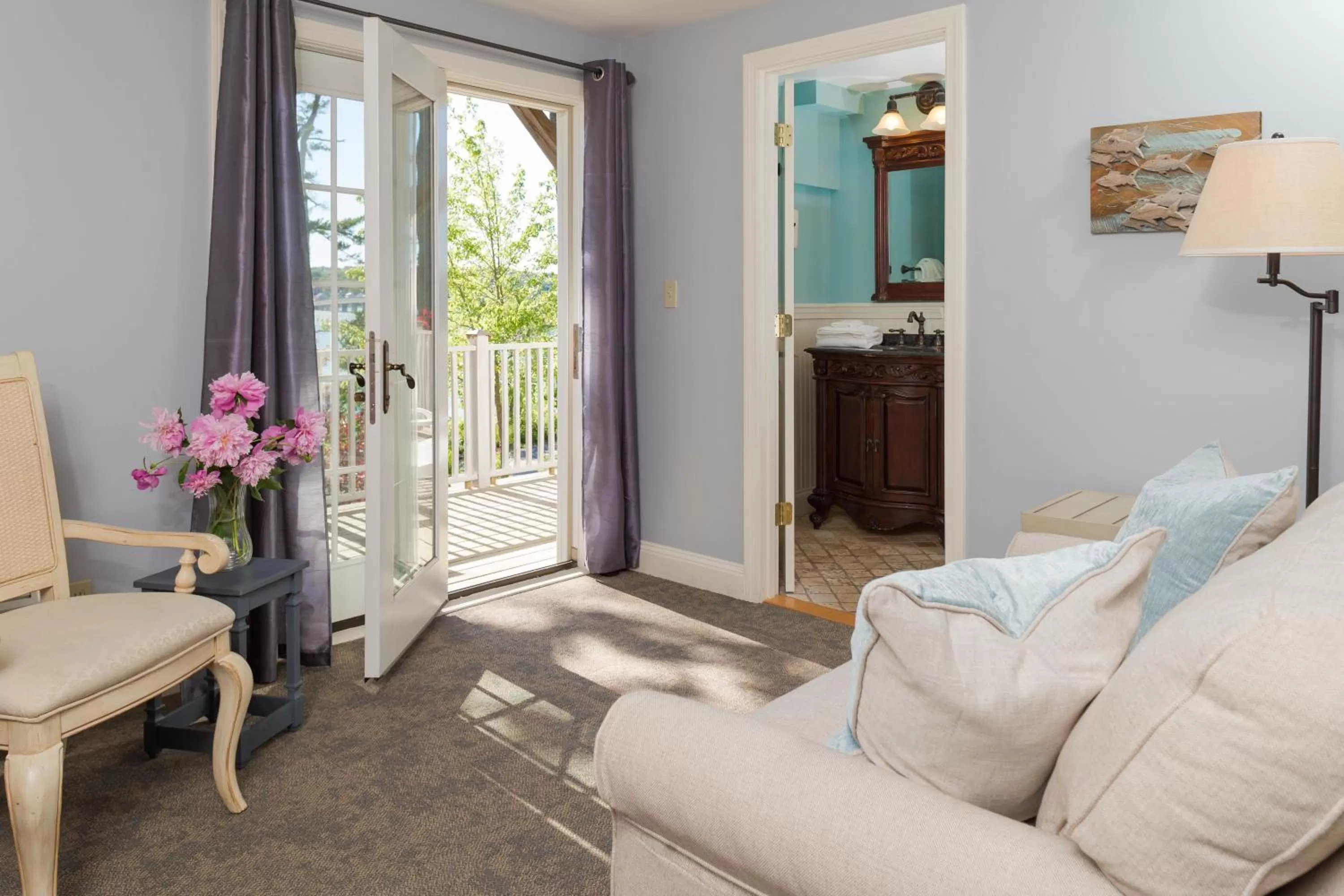 Seating Area in Sheepscot Harbour Village Resort