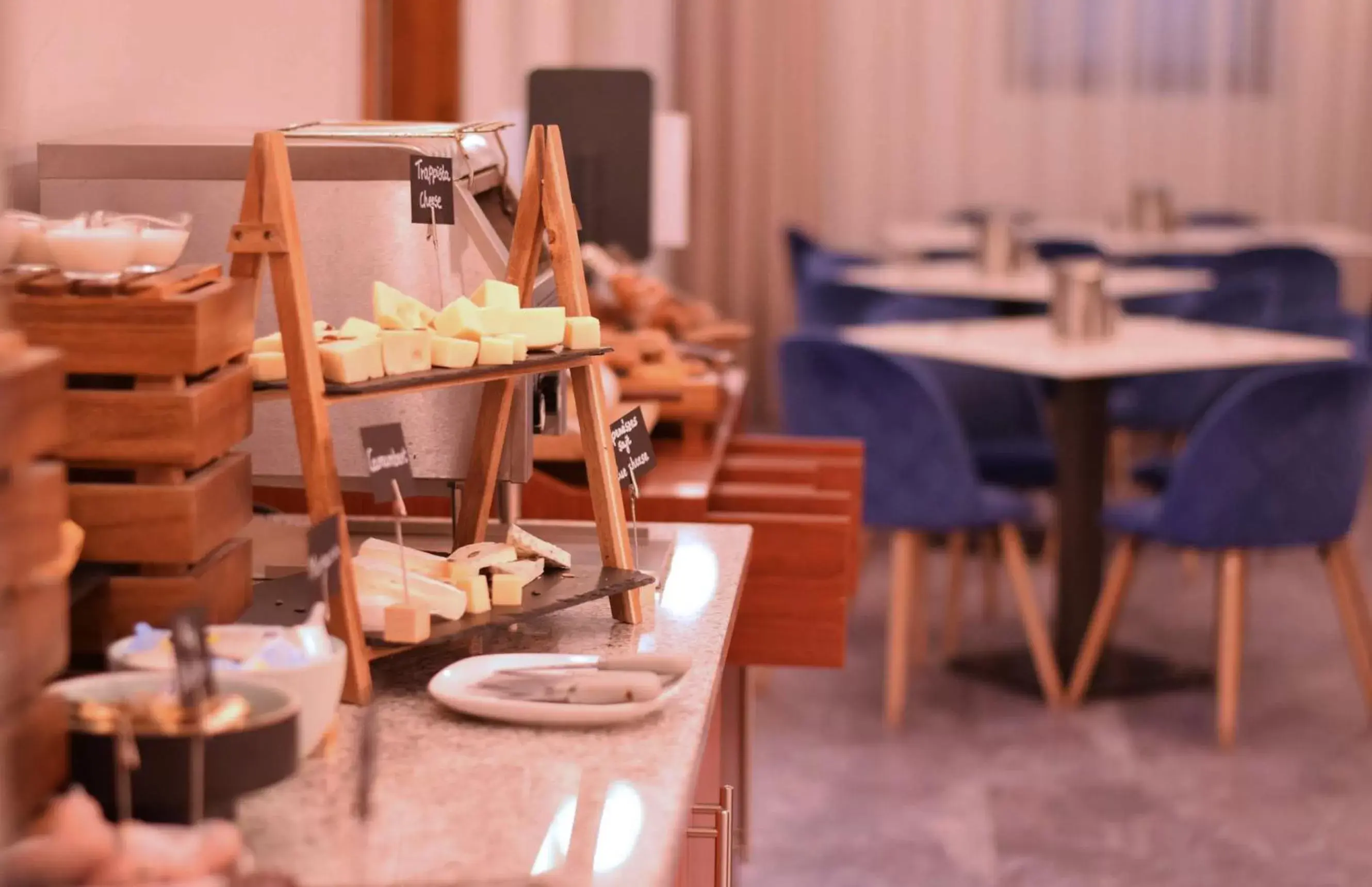 Breakfast, Restaurant/Places to Eat in Hotel Palatinus