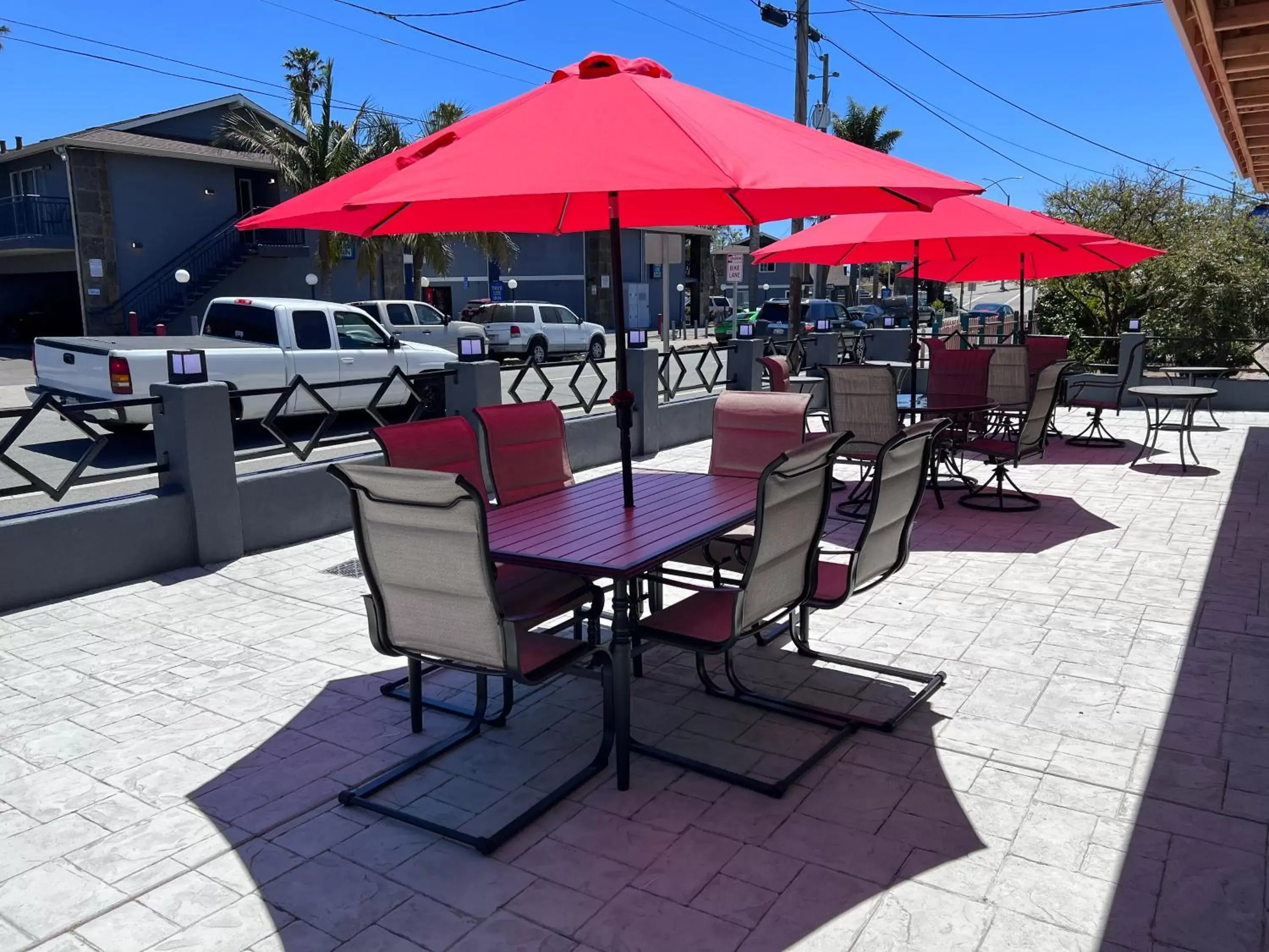 Property building, Restaurant/Places to Eat in Surf City Inn & Suites