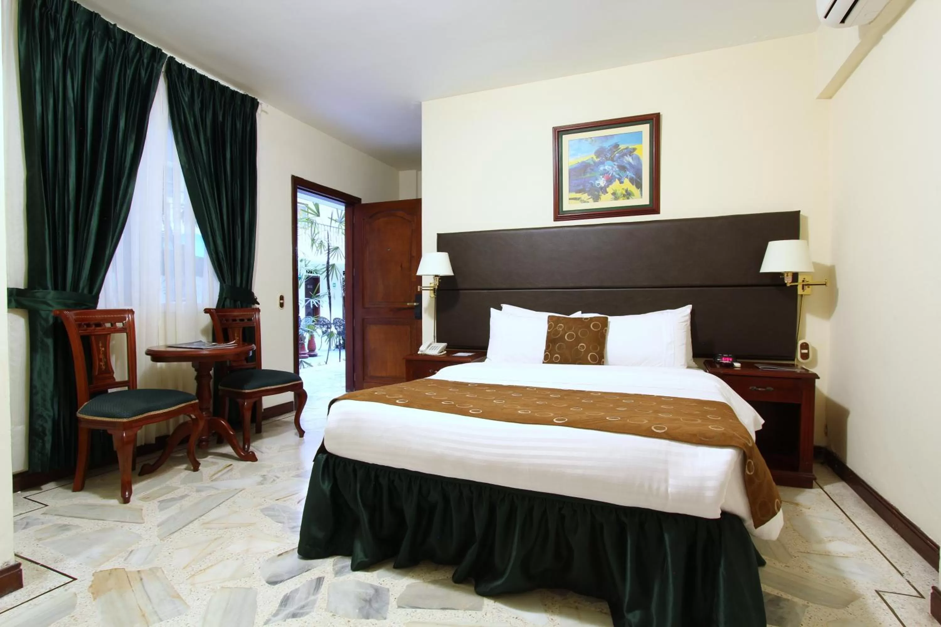 Photo of the whole room, Bed in Hotel San Fernando Real