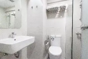 Bathroom in Samran Place Hotel