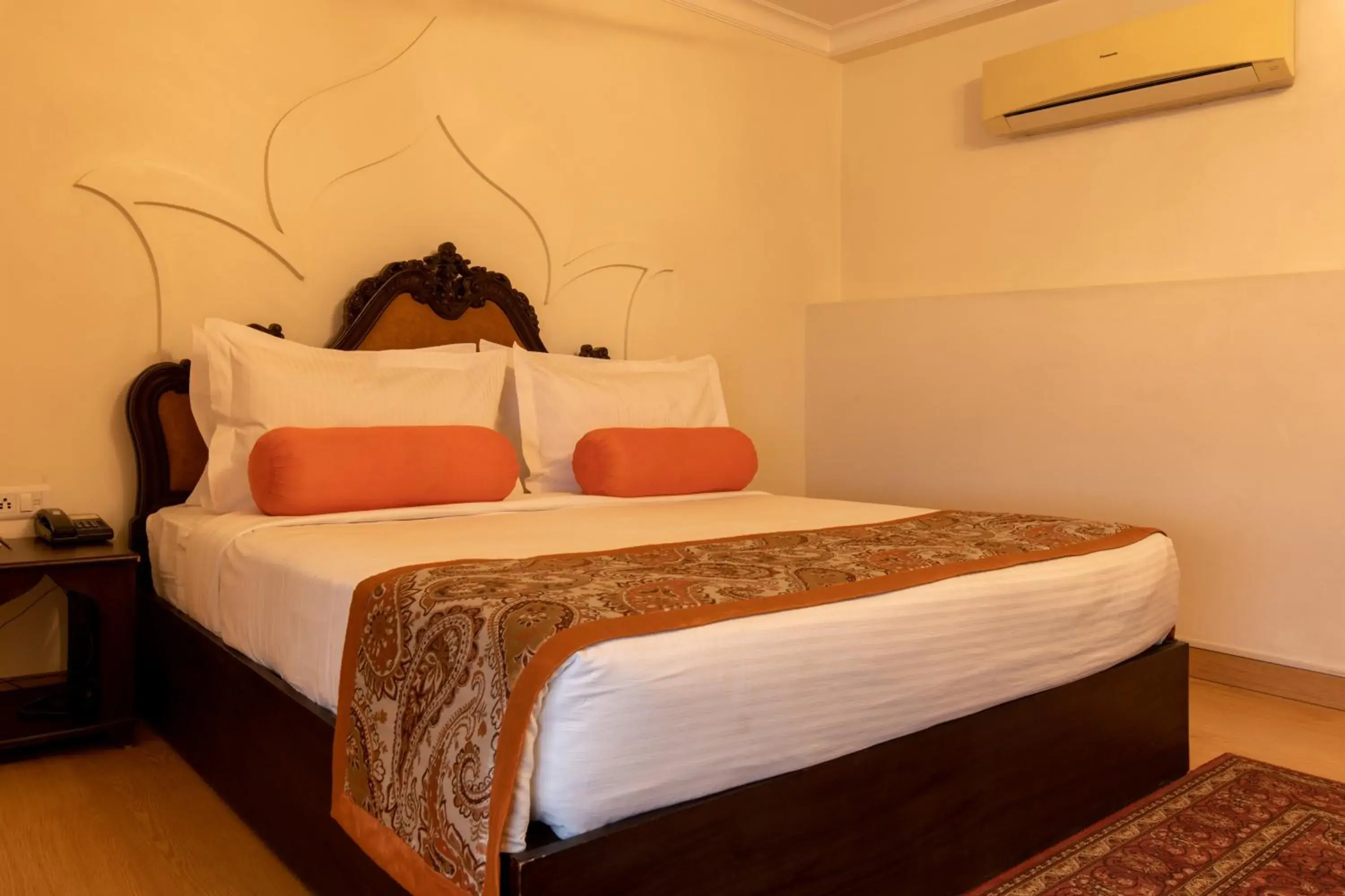 Bed in Suryauday Haveli - An Amritara Resort