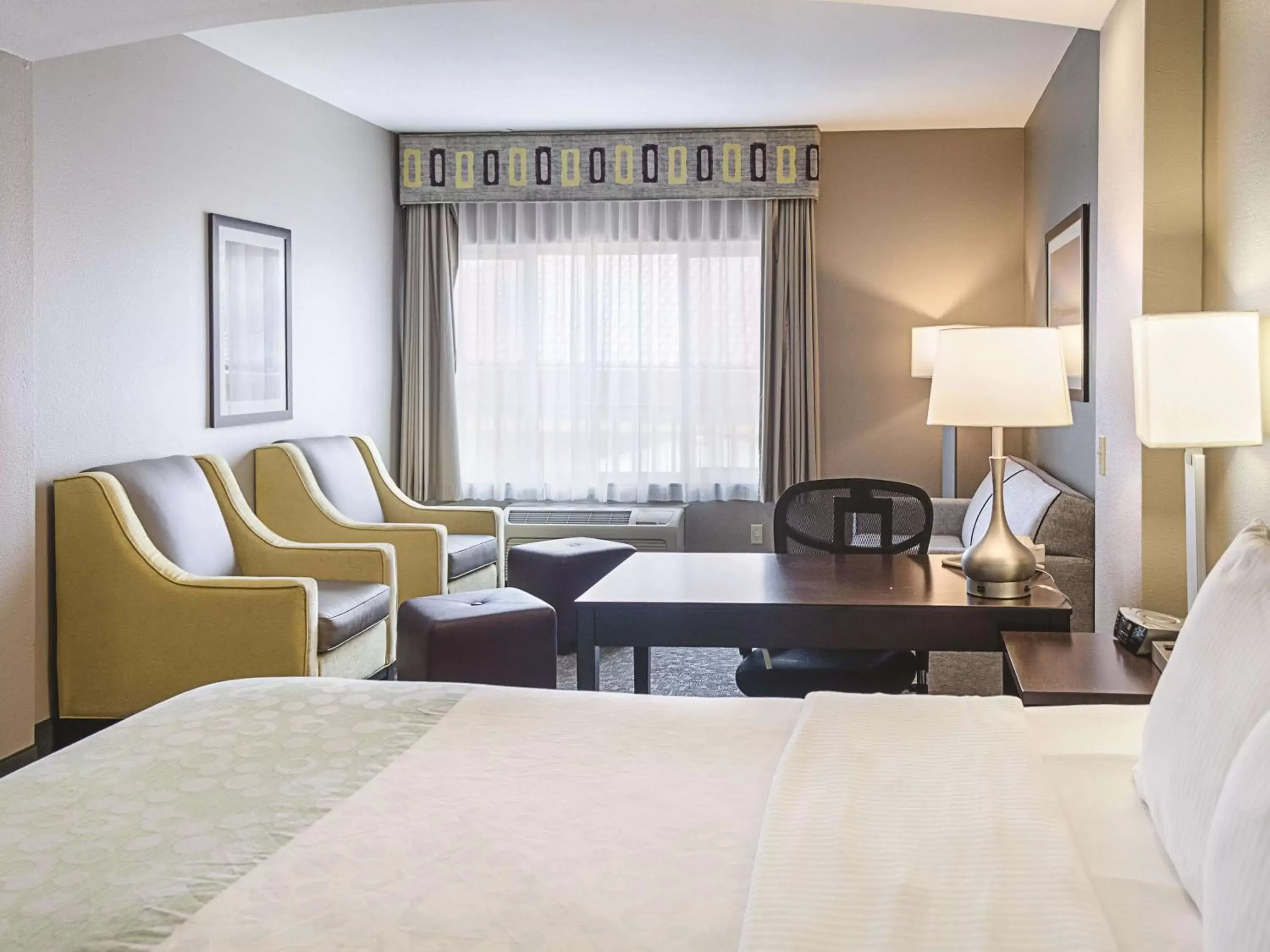 Photo of the whole room, Bed in La Quinta by Wyndham Biloxi Photo of the whole room, Bed in La Quinta by Wyndham Biloxi