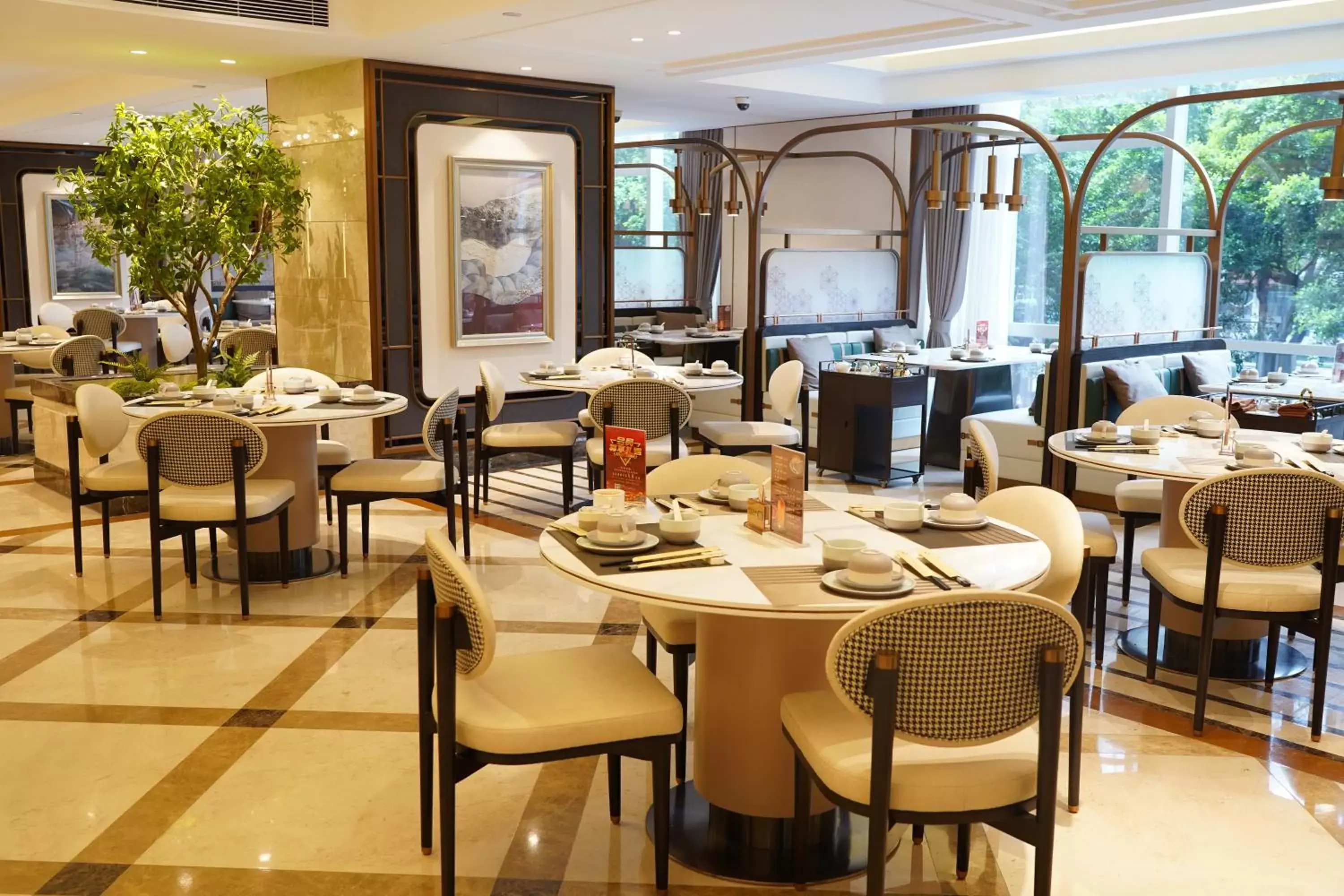 Restaurant/Places to Eat in Leeden Hotel Guangzhou