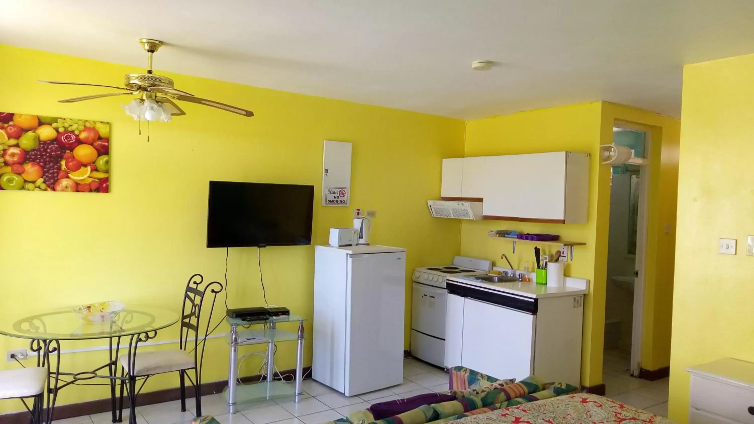Kitchen or kitchenette, Kitchen/Kitchenette in Seacastles by the beach/pool